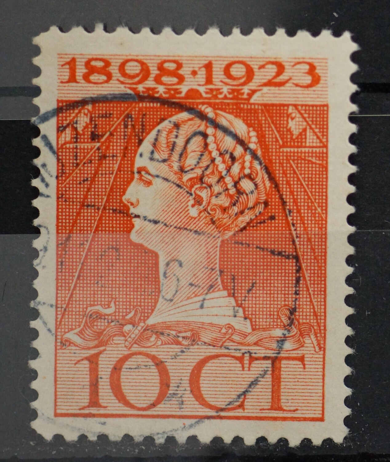IJzendoorn 1 op NVPH 124 - vrij schaars