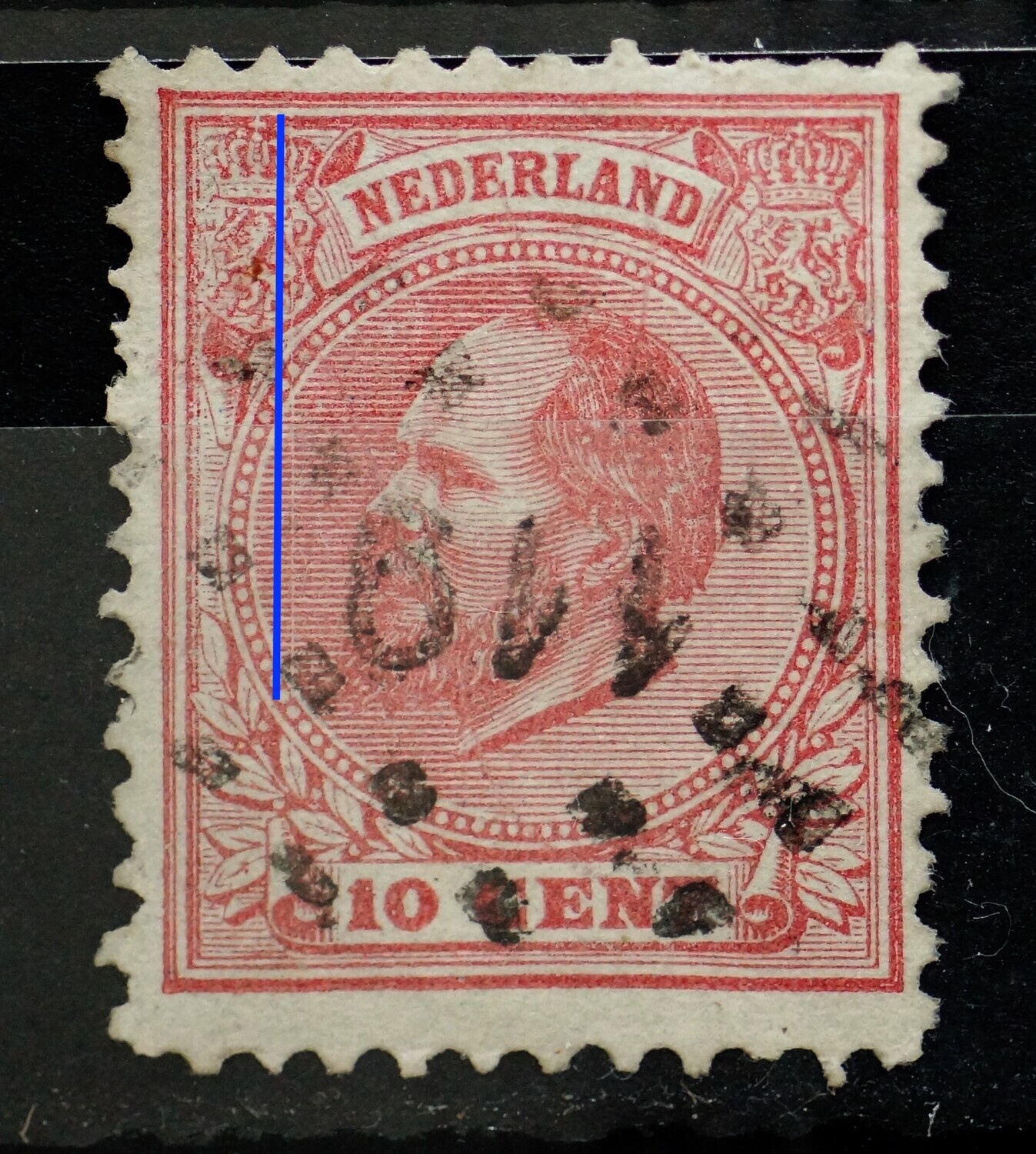 NVPH 21 -verticale witte (graveer)kras links in het zegelbeeld NVPH 21 -verticale witte (graveer)kras links in het zegelbeeld