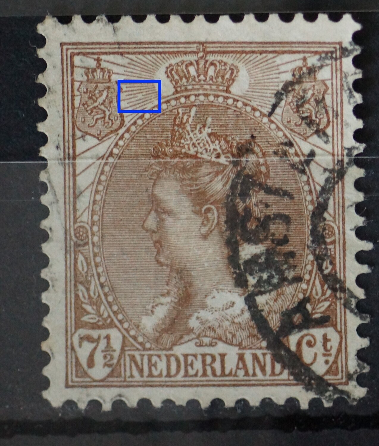 NVPH 61 - breuk in straal links van kroon en in randen medaillon NVPH 61 - breuk in straal links van kroon en in randen medaillon