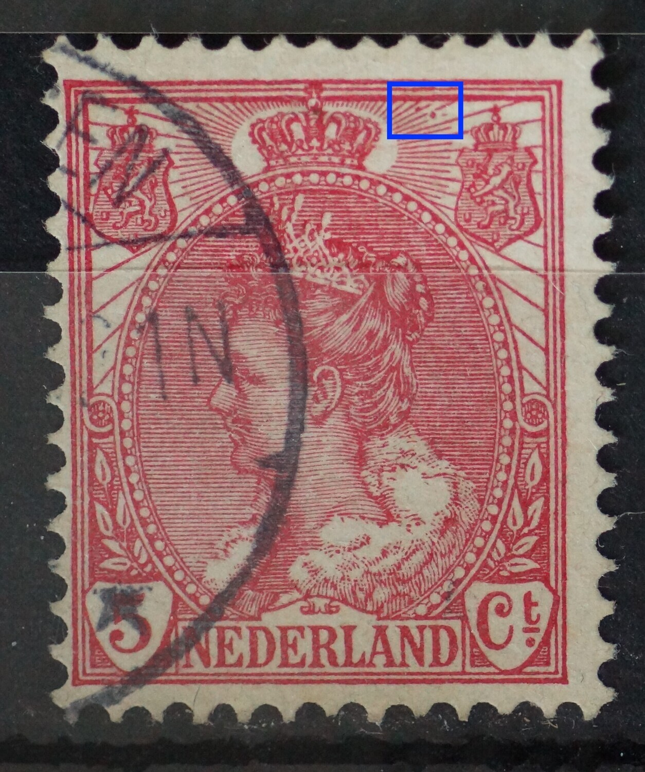 NVPH 60 - rode punten tussen stralen boven, rechts