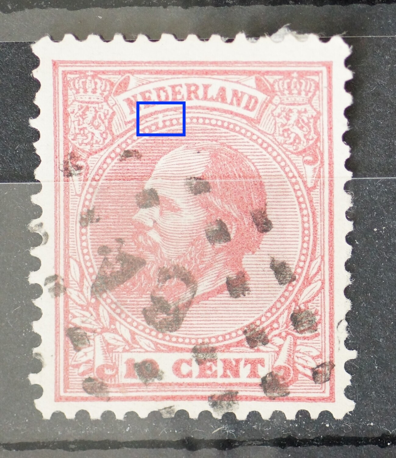 NVPH 21 - breuk in rand medaillon en daarboven NVPH 21 - breuk in rand medaillon en daarboven