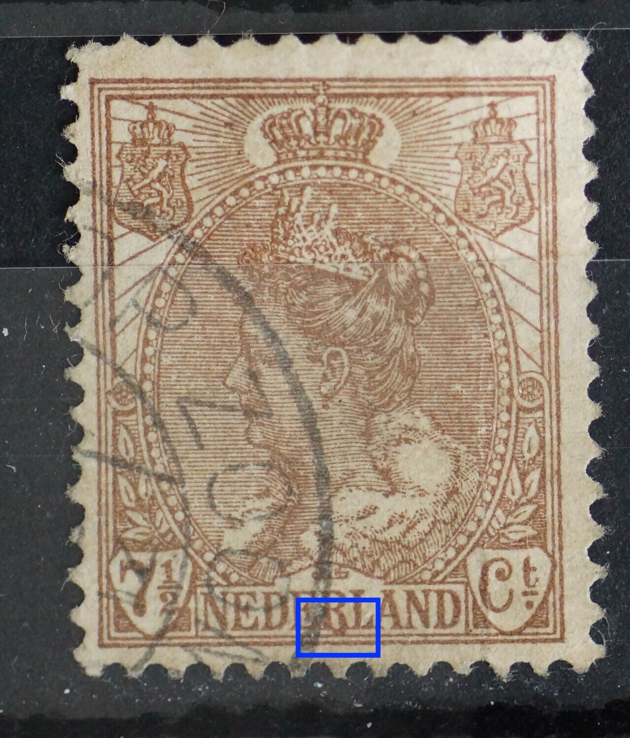 NVPH 61 - bruine vlek onder de R van NEDERLAND NVPH 61 - bruine vlek onder de R van NEDERLAND