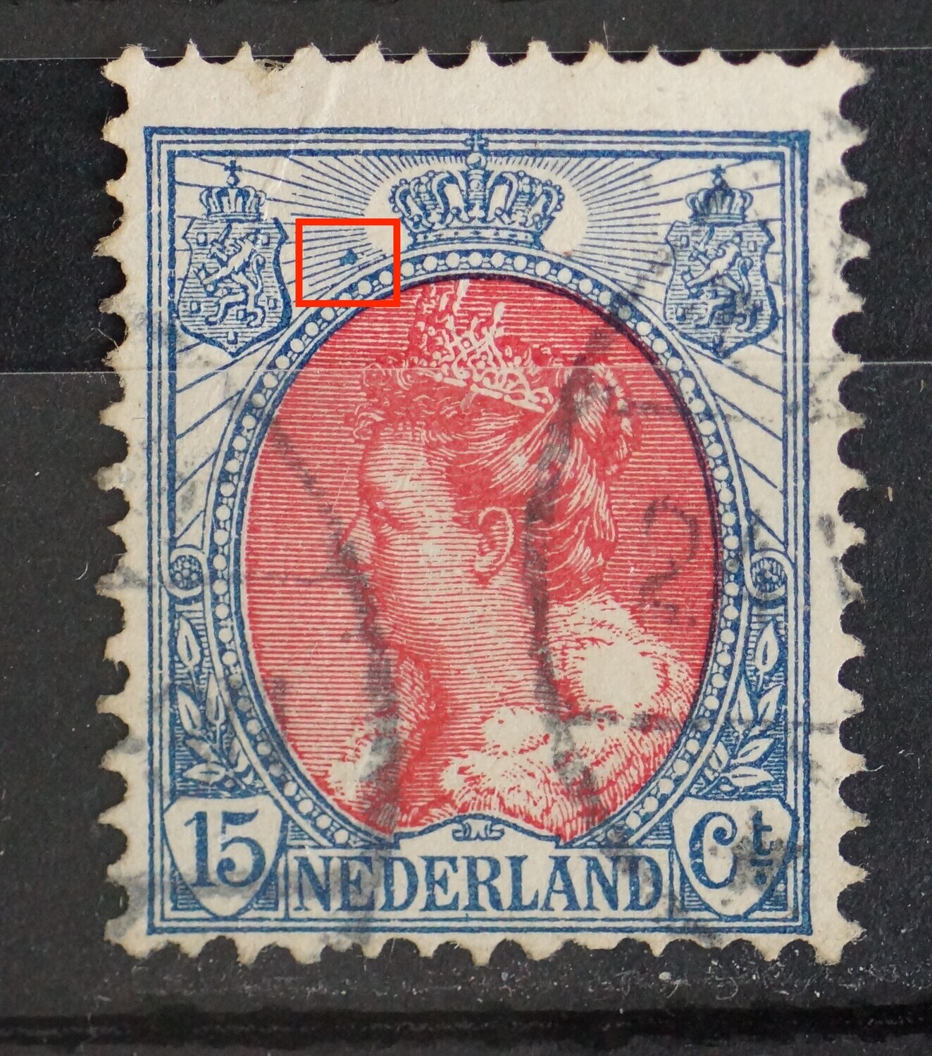 NVPH 65 - blauwe vlek in  arcering links van kroon