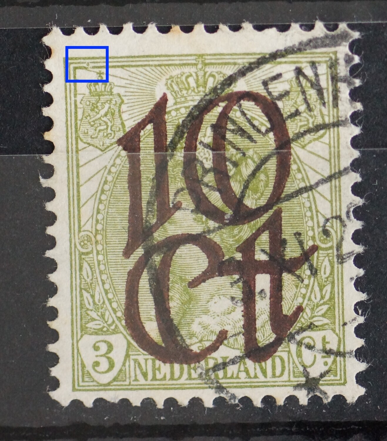 NVPH 116 - groene punt tussen kaderlijnen boven linker wapenschild