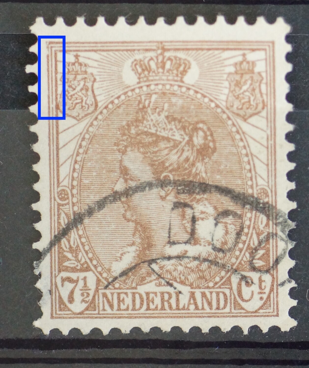 NVPH 61 - beschadigde kaderlijn links en breuk daaronder