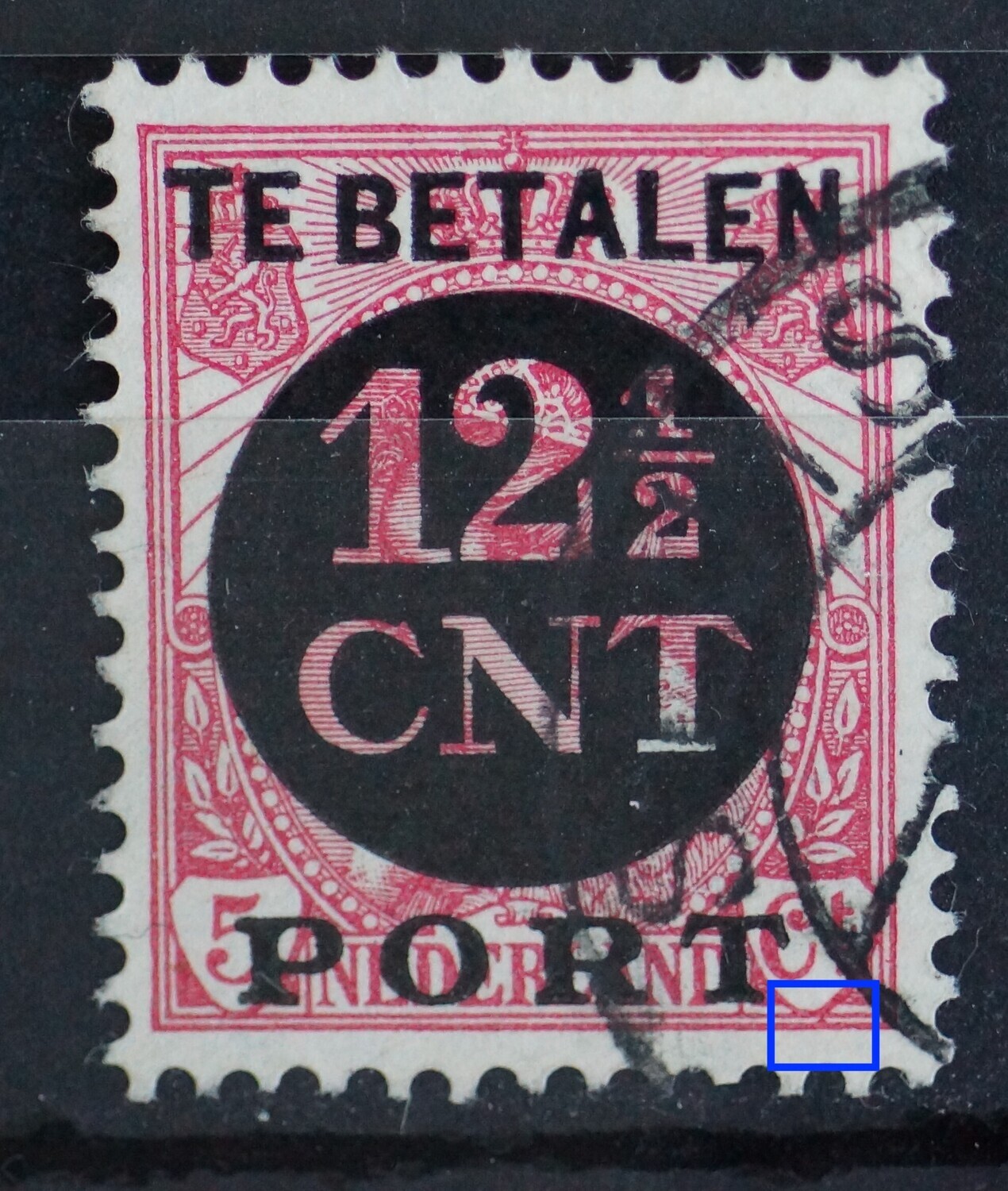NVPH P68 - rode punt tussen de kaderlijnen onder Ct.