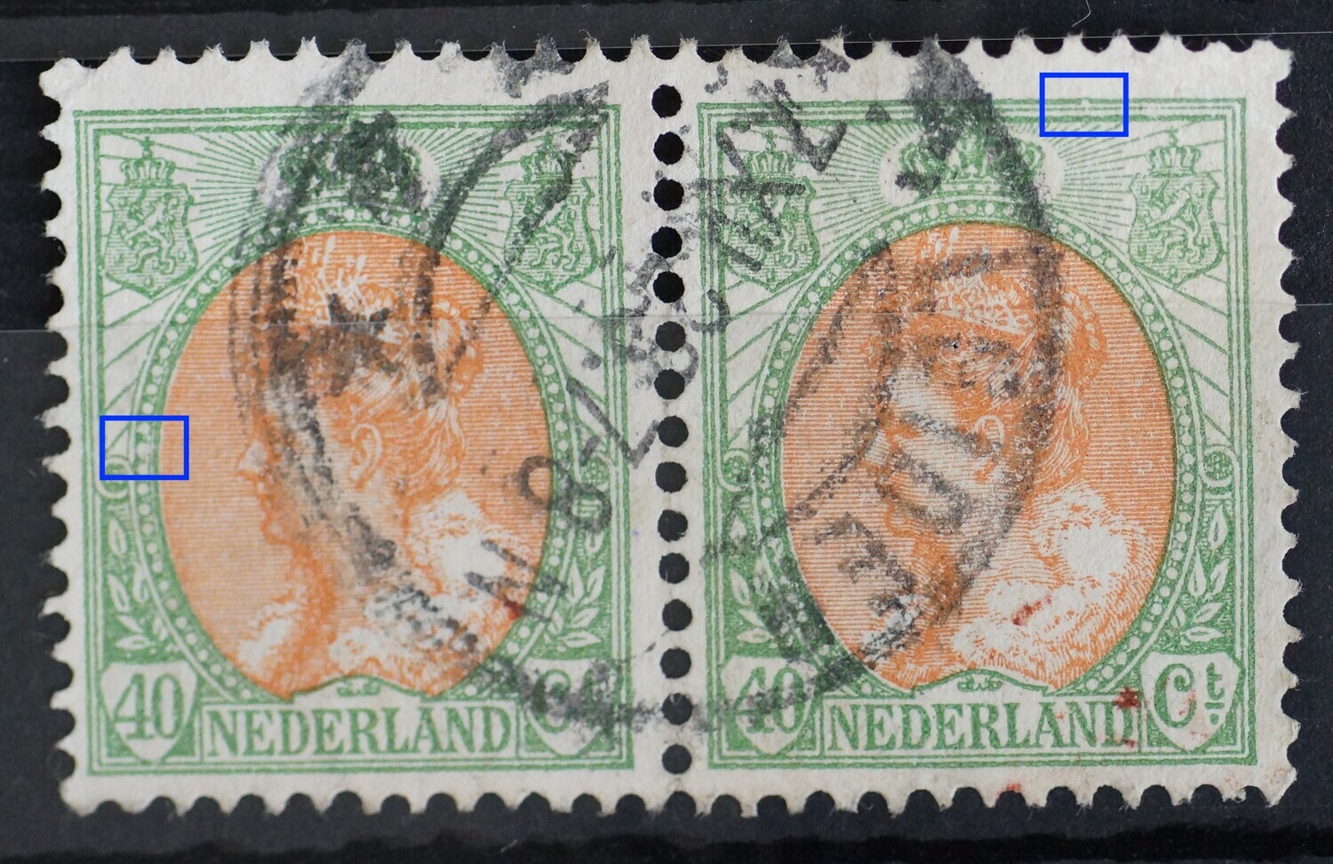 NVPH 73 (paar) - o.a. beschadigde kaderlijn boven (rechter zegel)
