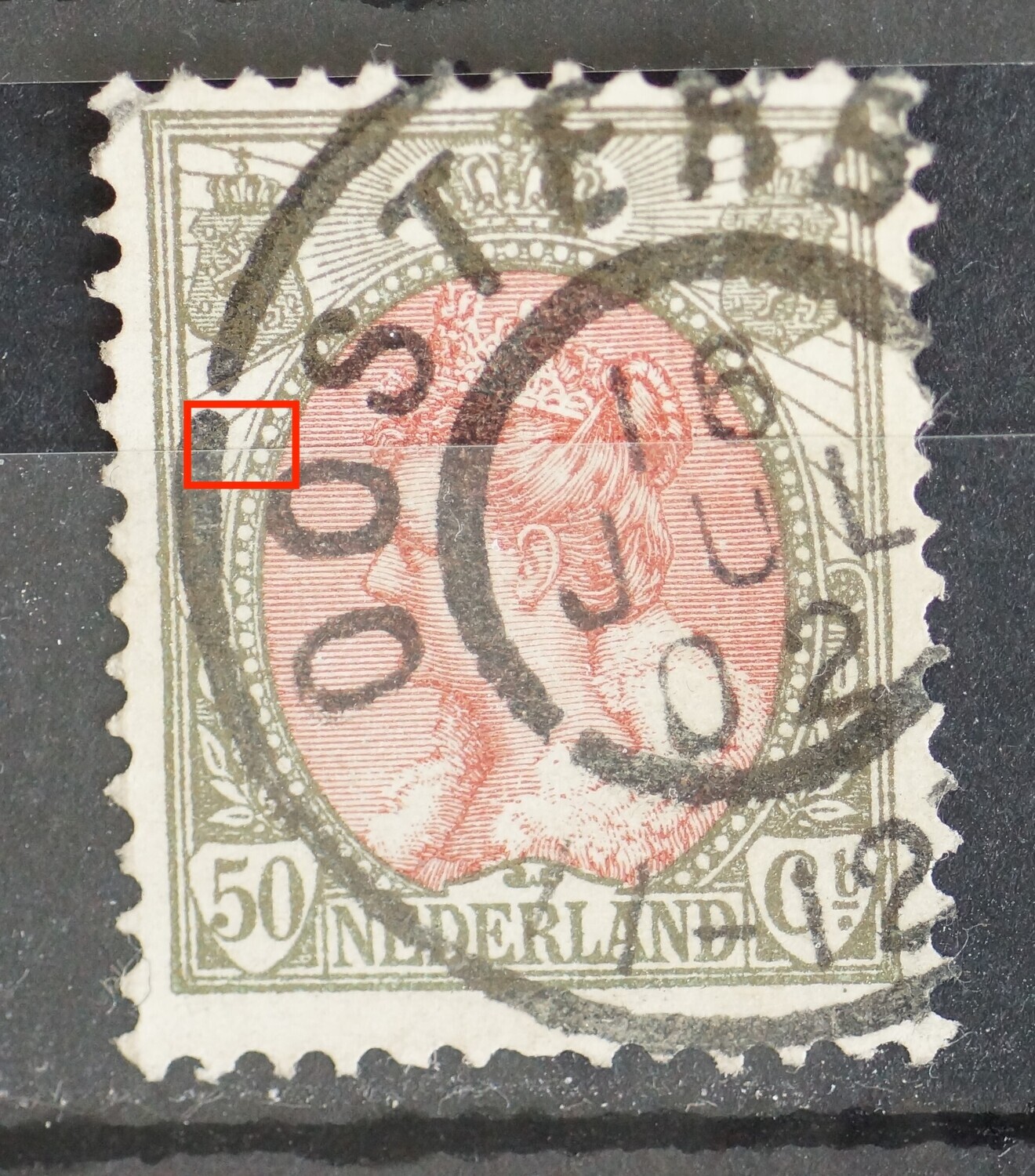 NVPH 74 - breukje in rand medaillon links