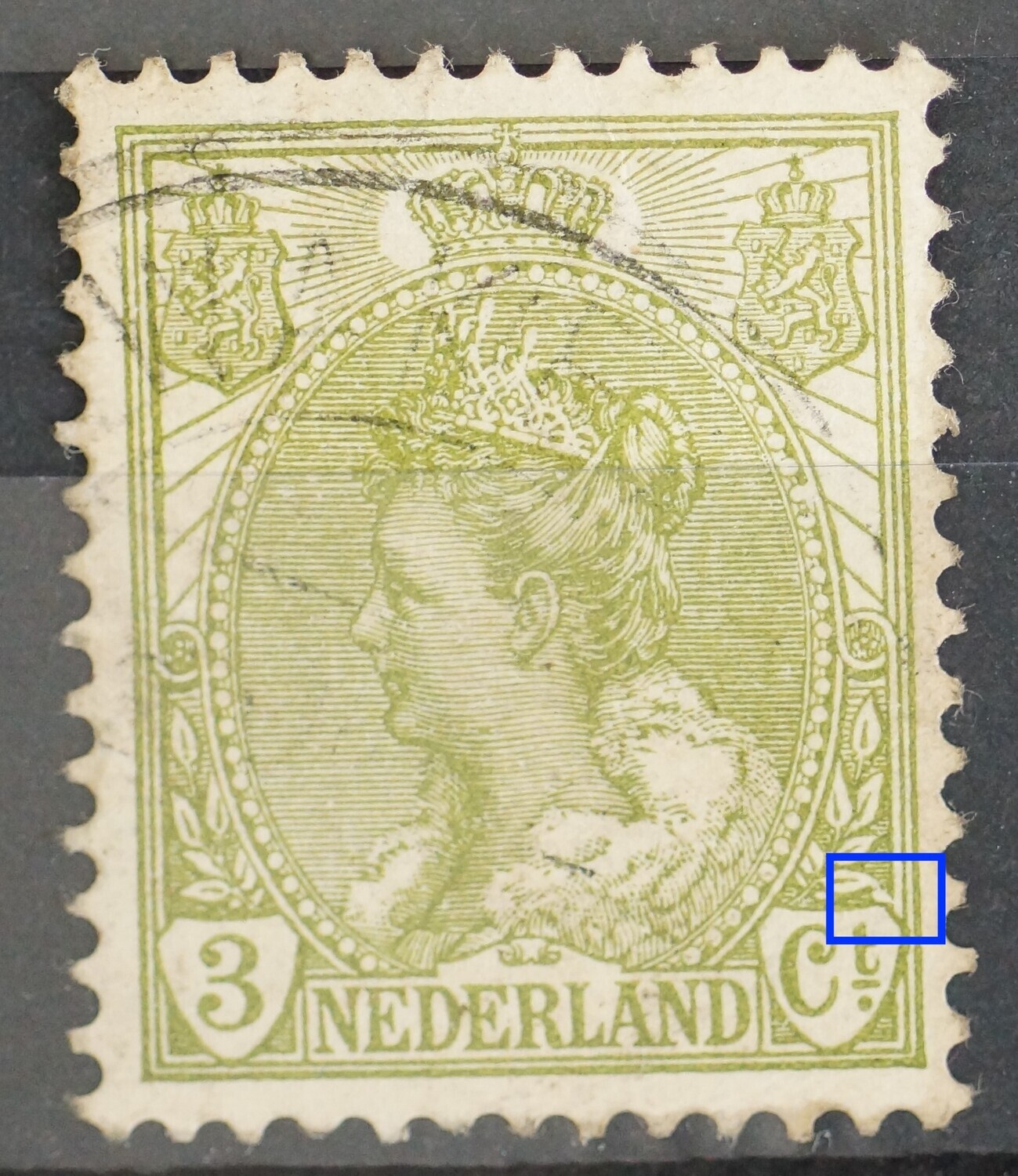 NVPH 57 - witte vlek aan onderste blad rechts, boven Ct.