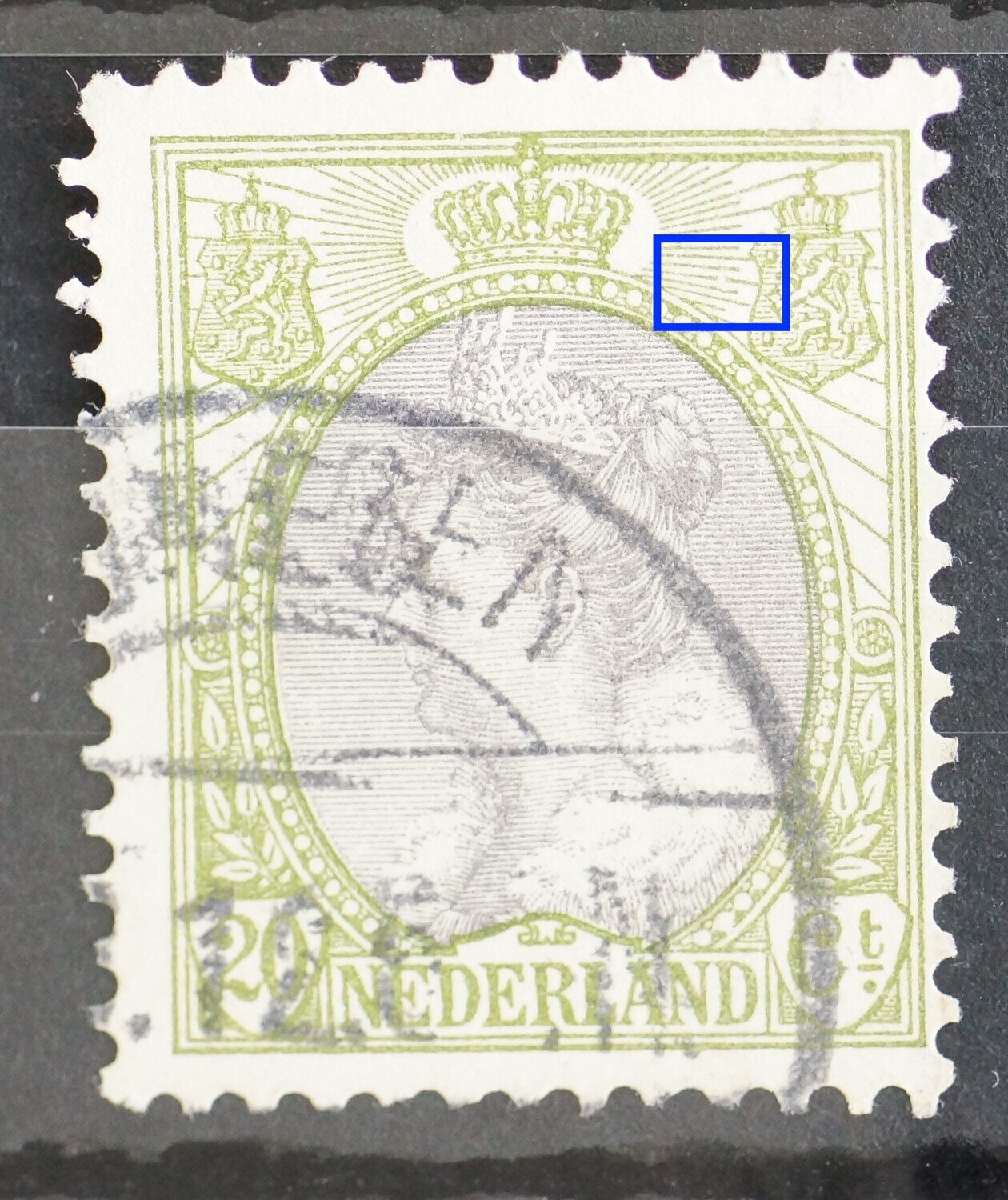 NVPH 69 - breuk in straal rechts, naast het rechter wapenschild