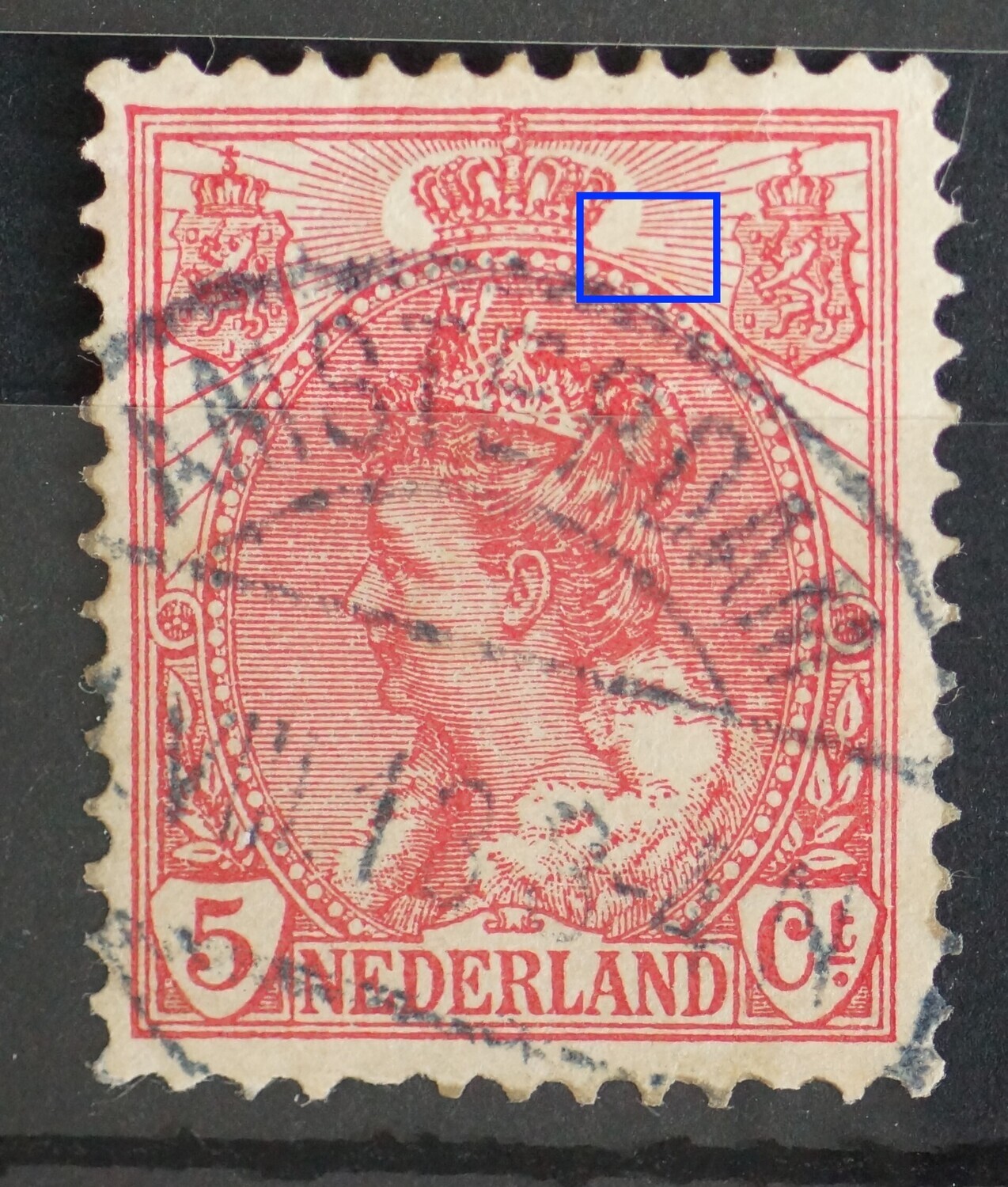 NVPH 60 - ontbrekend deel straal rechts van kroon