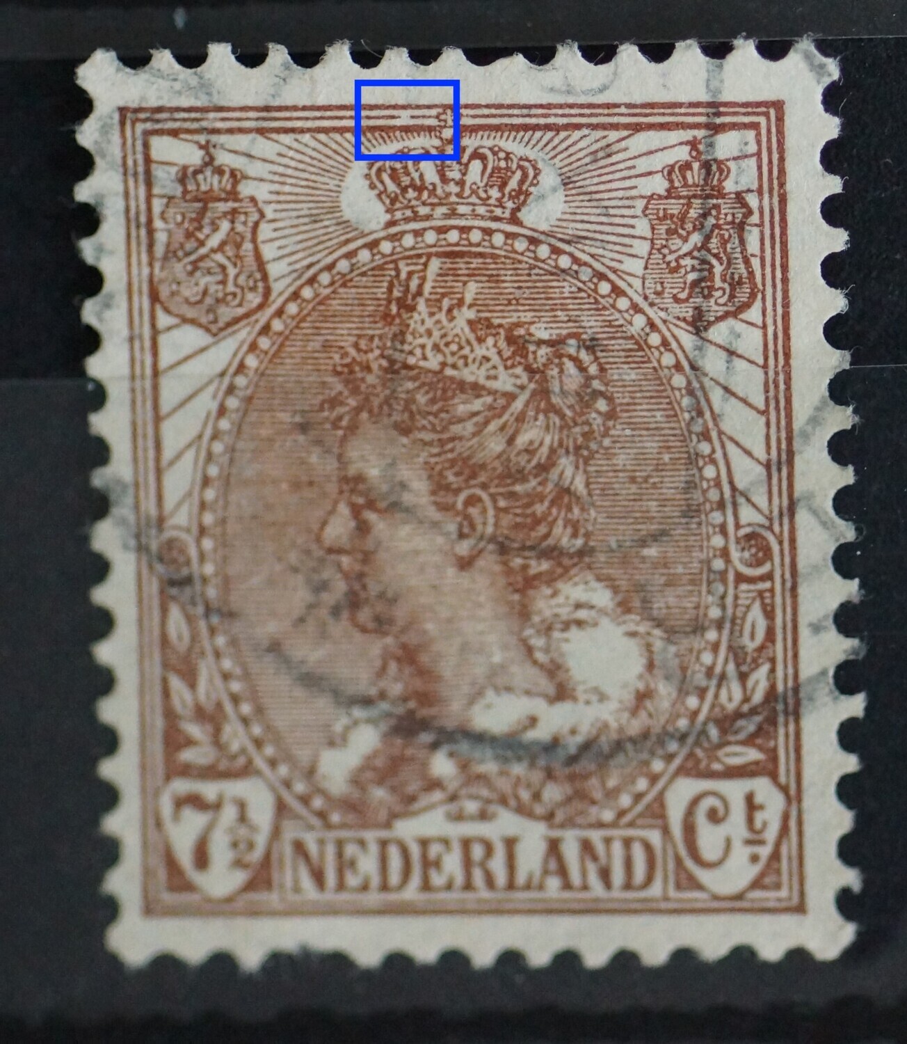 NVPH 61 - breuk in kaderlijn boven, links van kroon