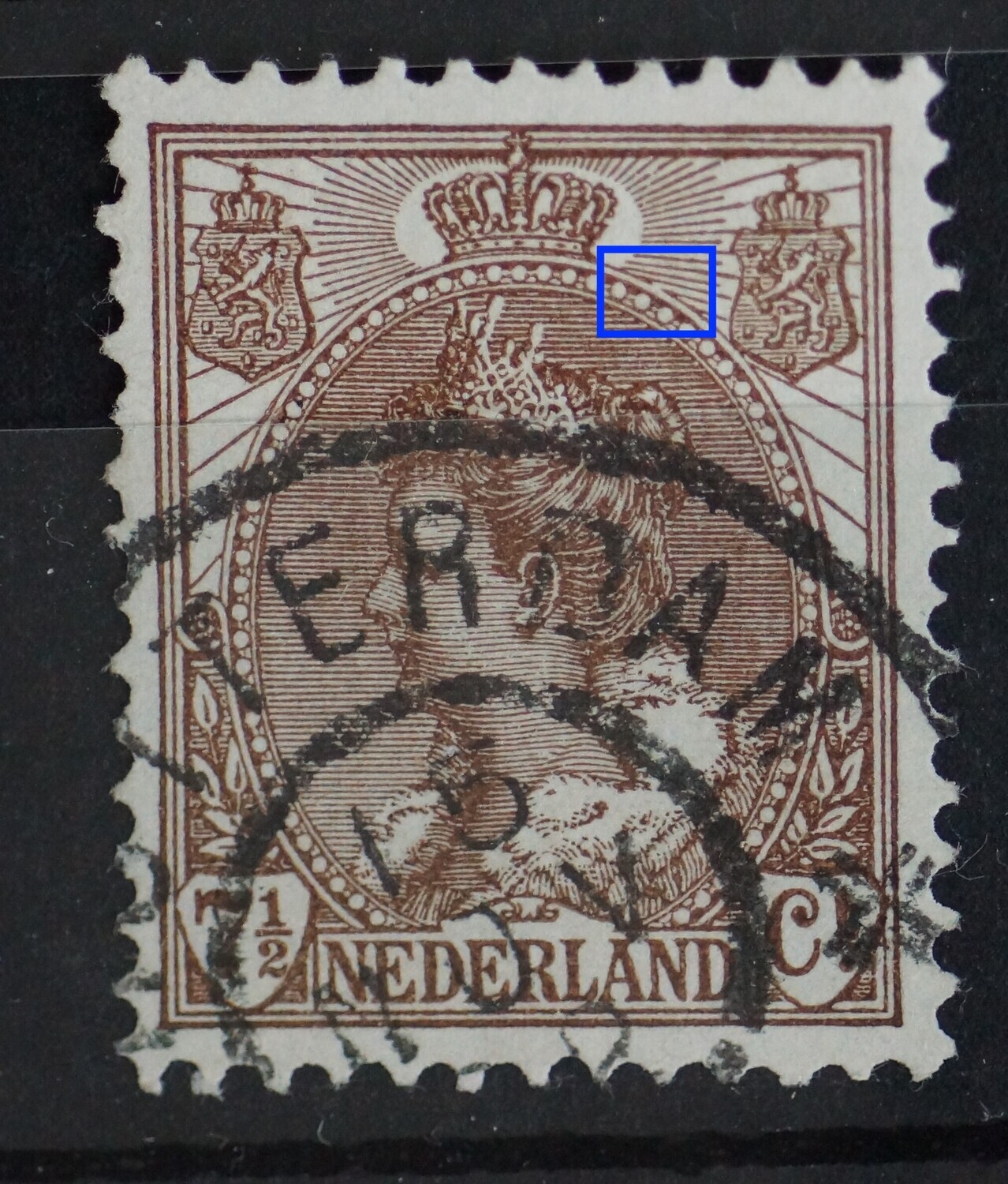 NVPH 61 - breuk in rand medaillon, rechts van kroon