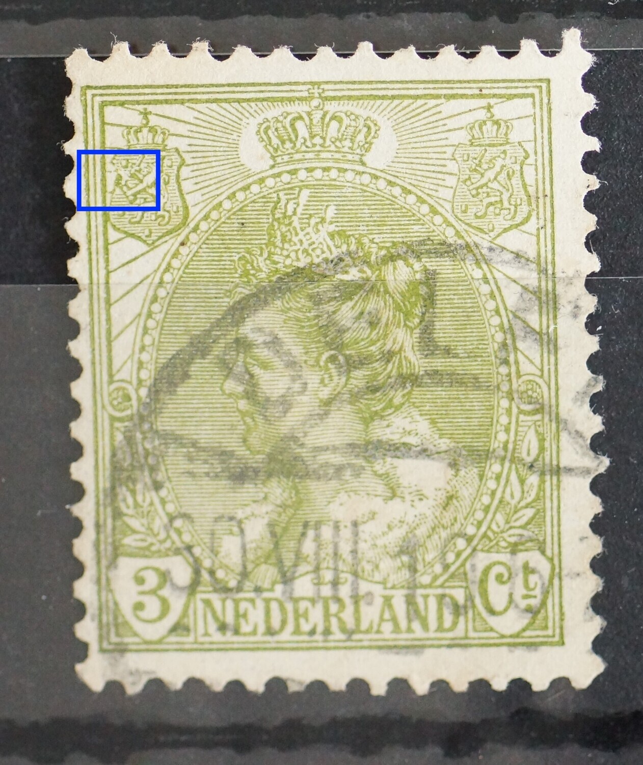 NVPH 57 - groene vlek bovenop pijlenbundel in linker wapenschild NVPH 57 - groene vlek bovenop pijlenbundel in linker wapenschild