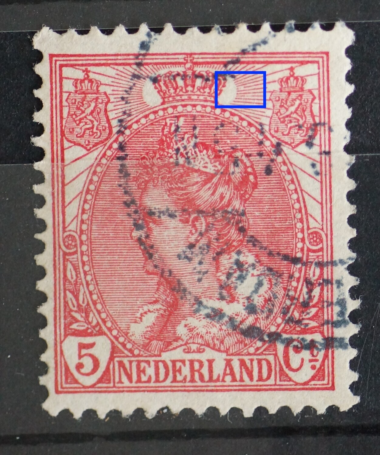 NVPH 60 - breuk in straal rechts van kroon