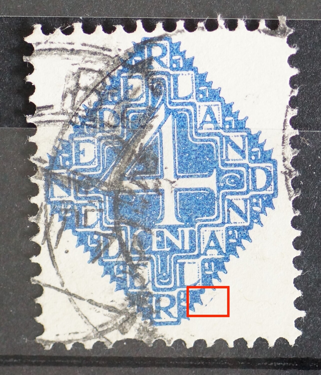 NVPH 113 - blauw streepje buiten zegelbeeld rechts