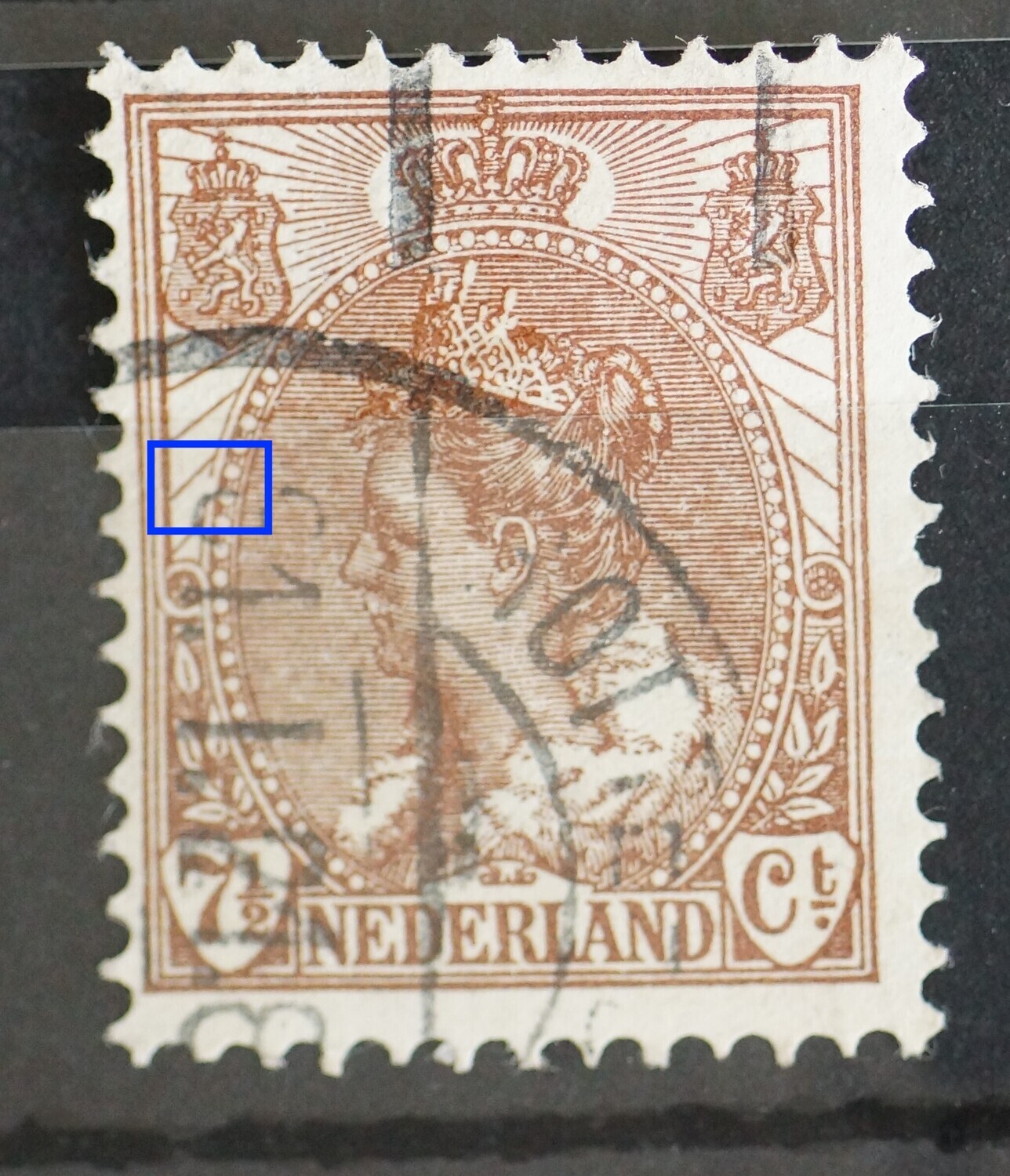 NVPH 61 - breuk in rand medaillon links