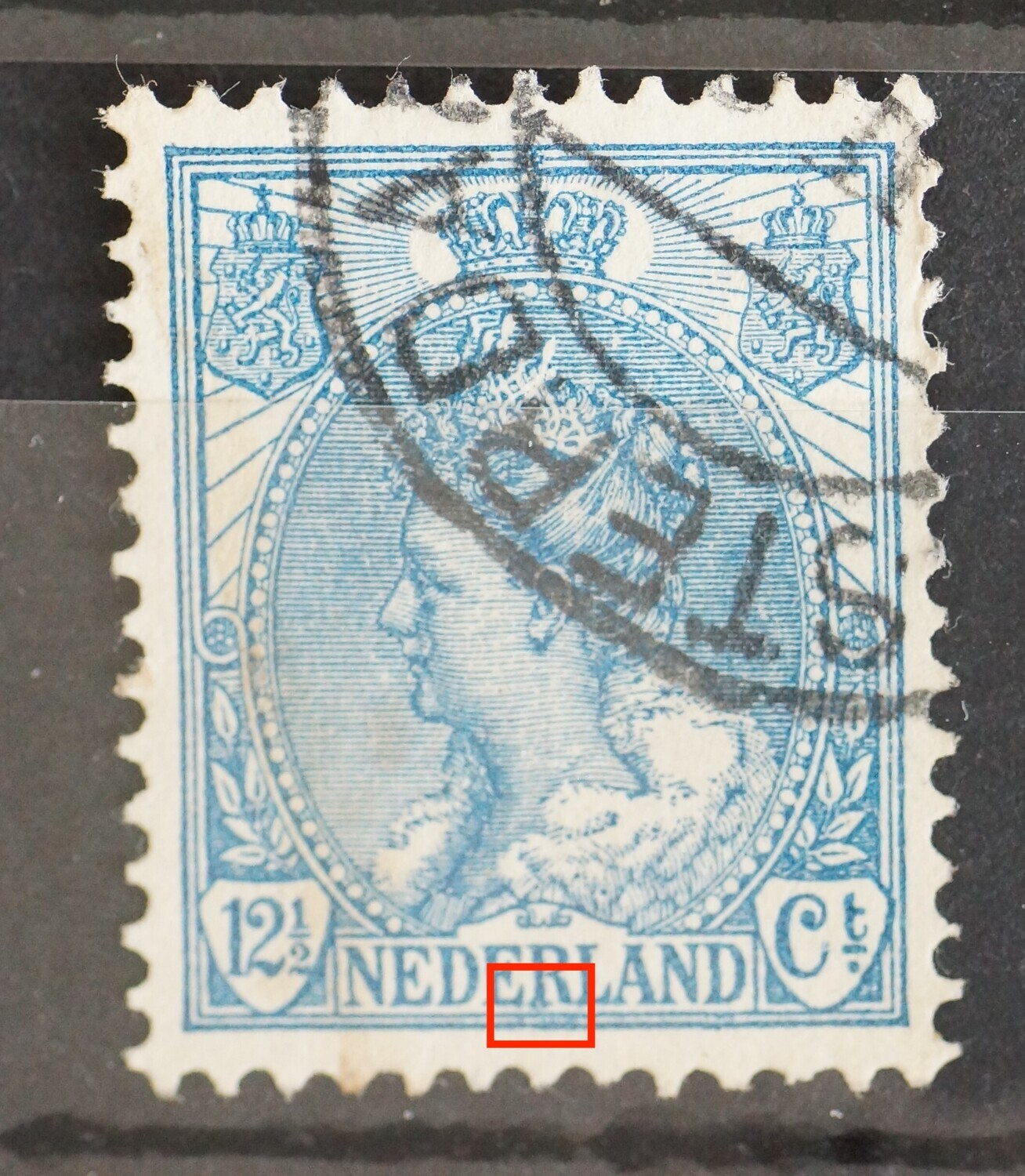 NVPH 63 - gespleten voet van de R van NEDERLAND