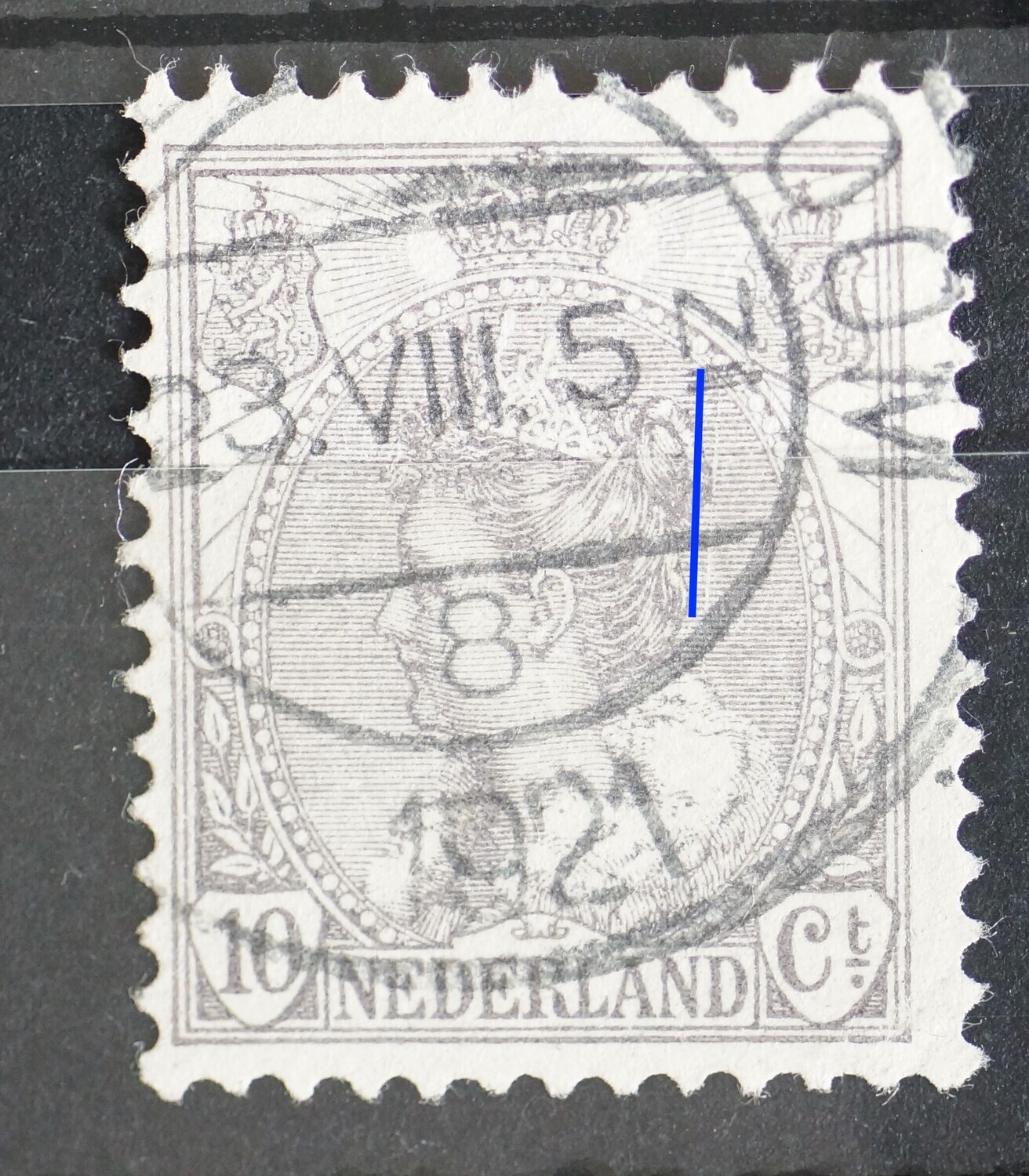 NVPH 62 - verticale witte graveerkras rechts van het midden