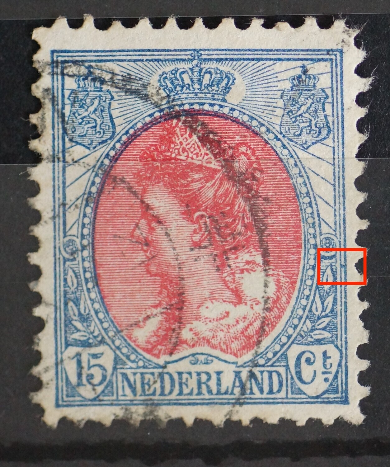 NVPH 65 - blauwe punt tussen kaderlijnen bij rechter rozet