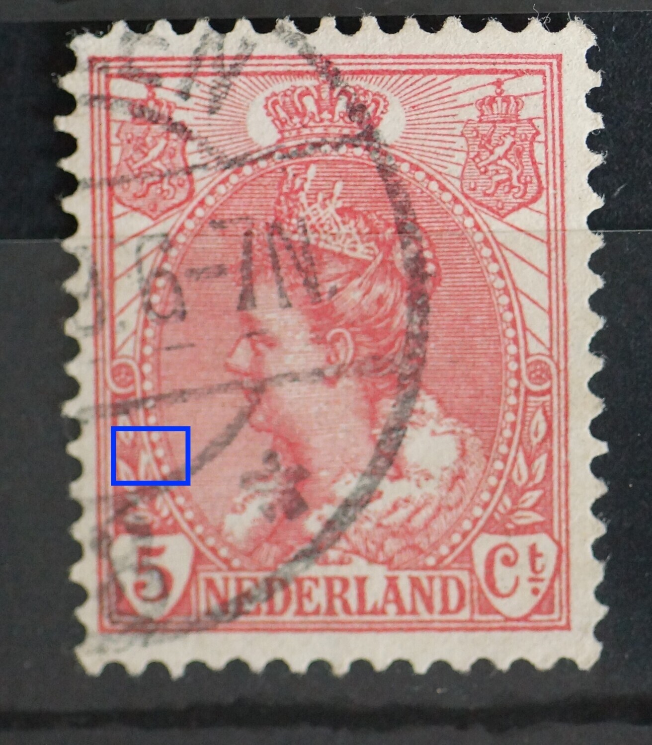 NVPH 60 - witte vlek in blad en rand medaillon links NVPH 60 - witte vlek in blad en rand medaillon links