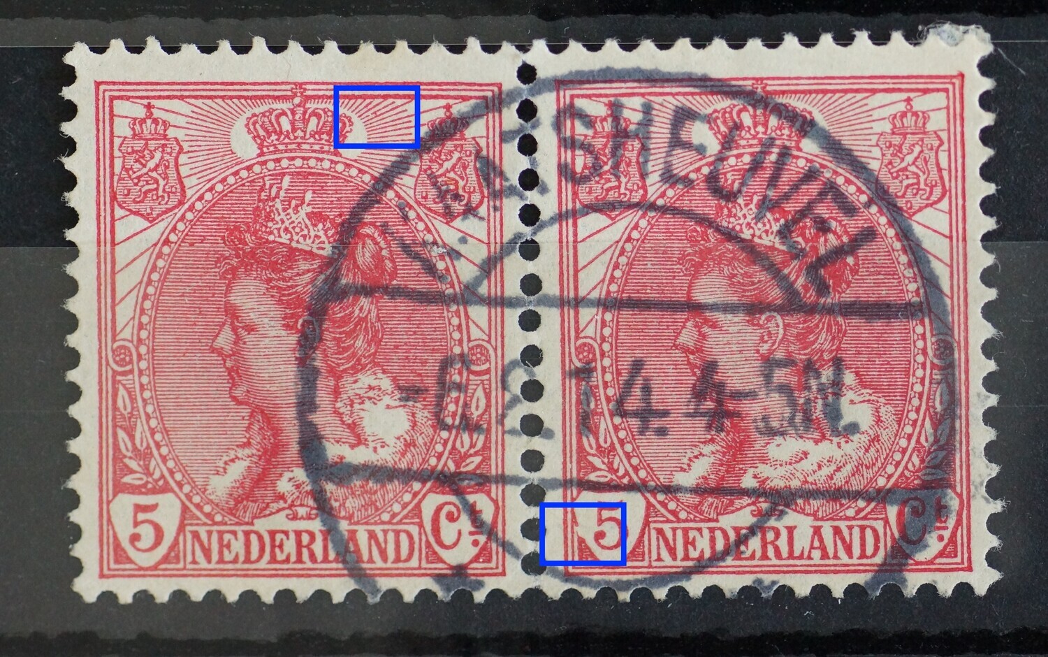 NVPH 60 (paar) - o.a. breuk/witte vlek in rand schild rondom 5