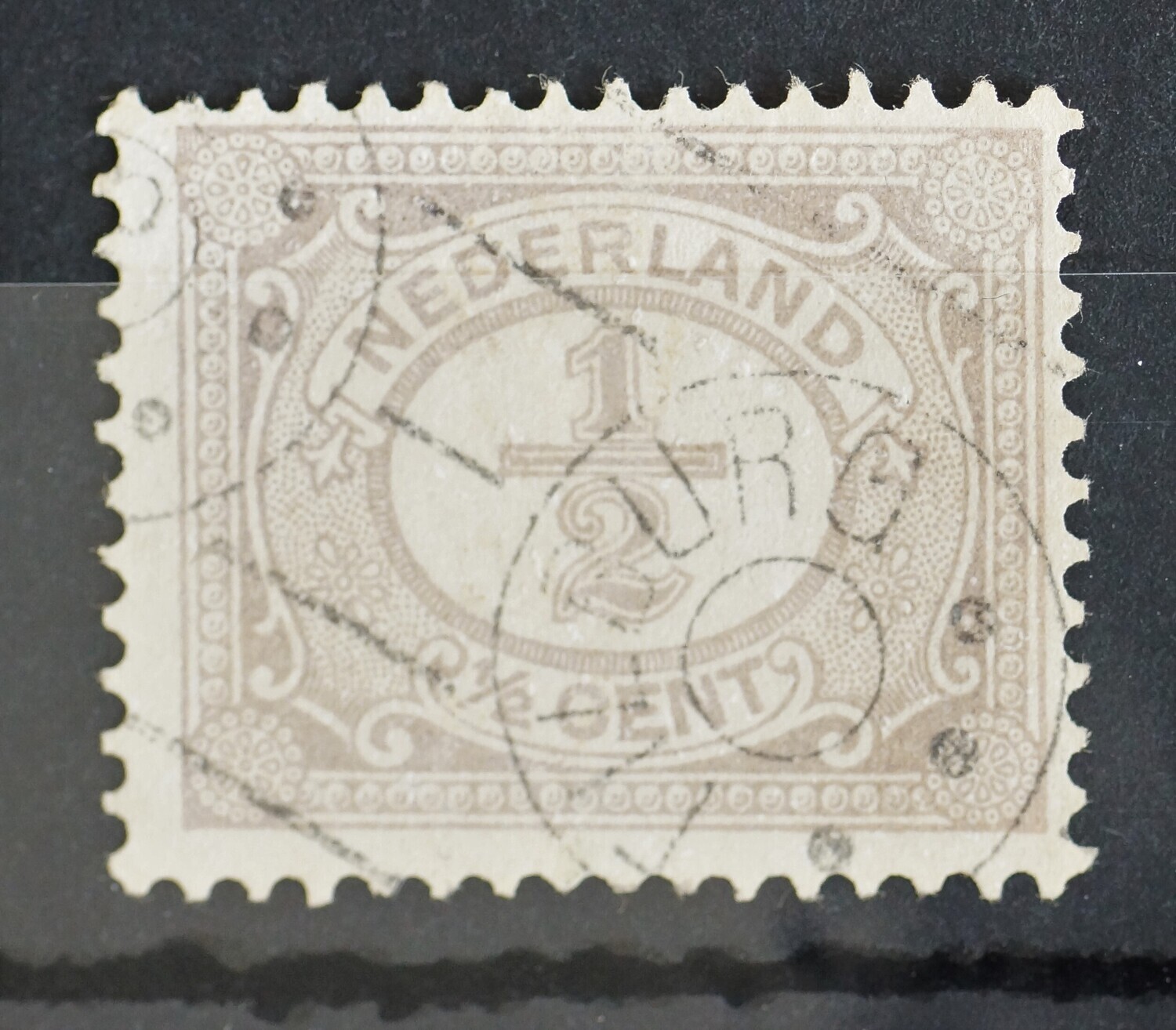 Tilburg '18 en (z.j.) op NVPH 50 (sterk verkleurd)