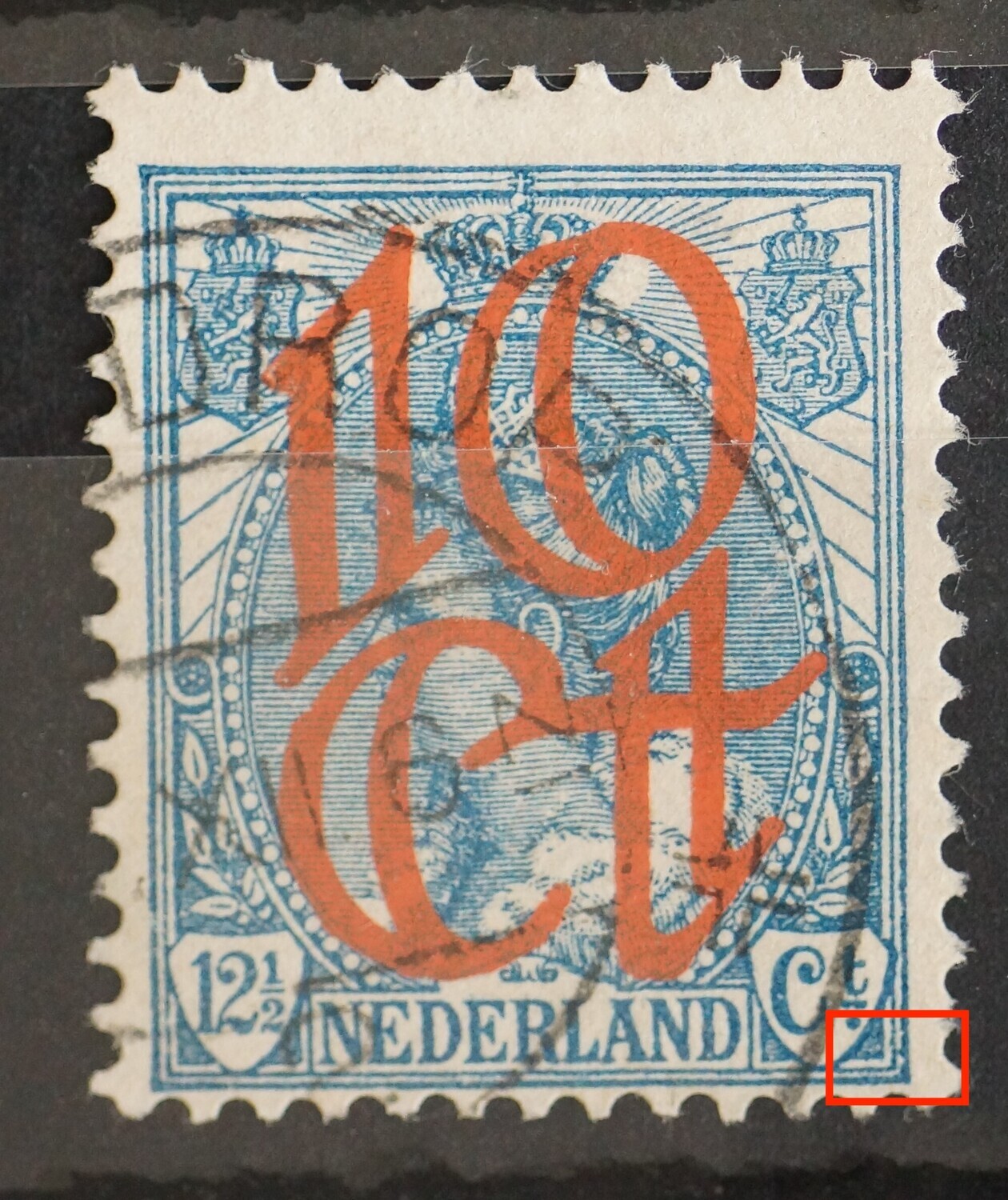 NVPH 118 - blauwe stip tussen kaderlijnen rechts, onder