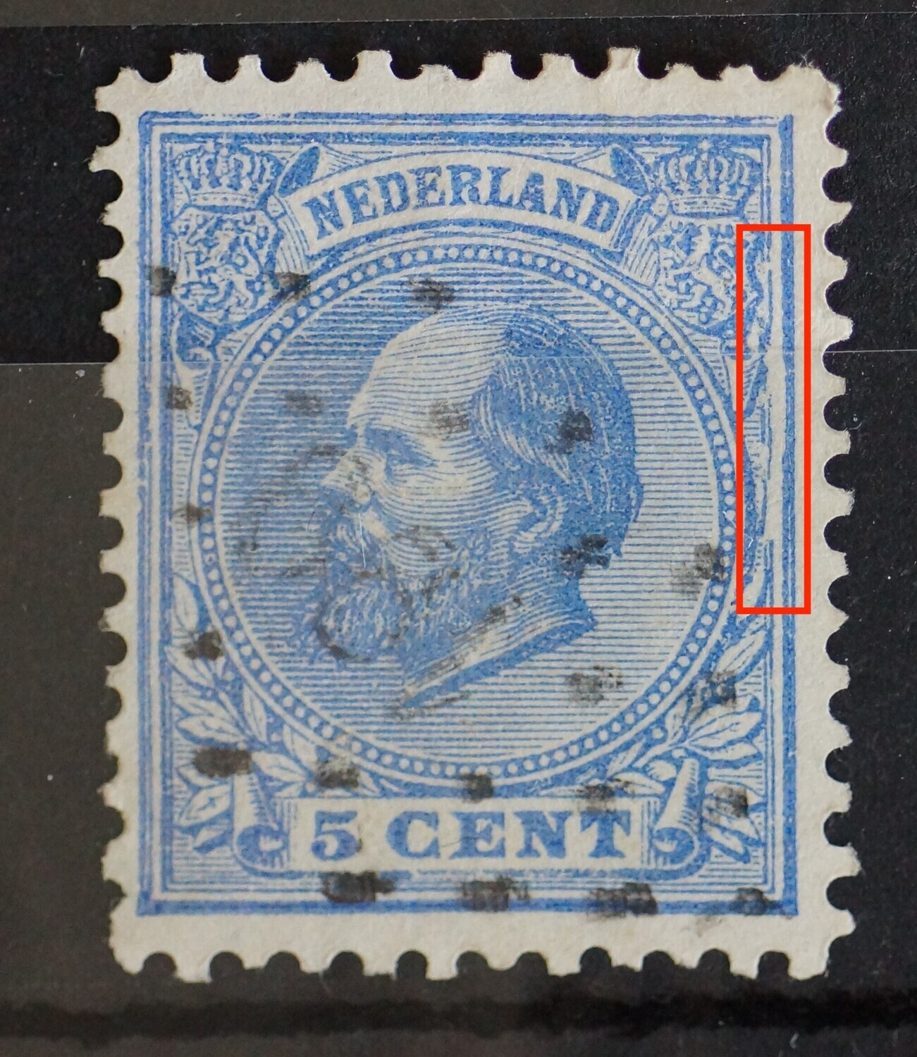 NVPH 19 - grote beschadiging zegelbeeld rechts