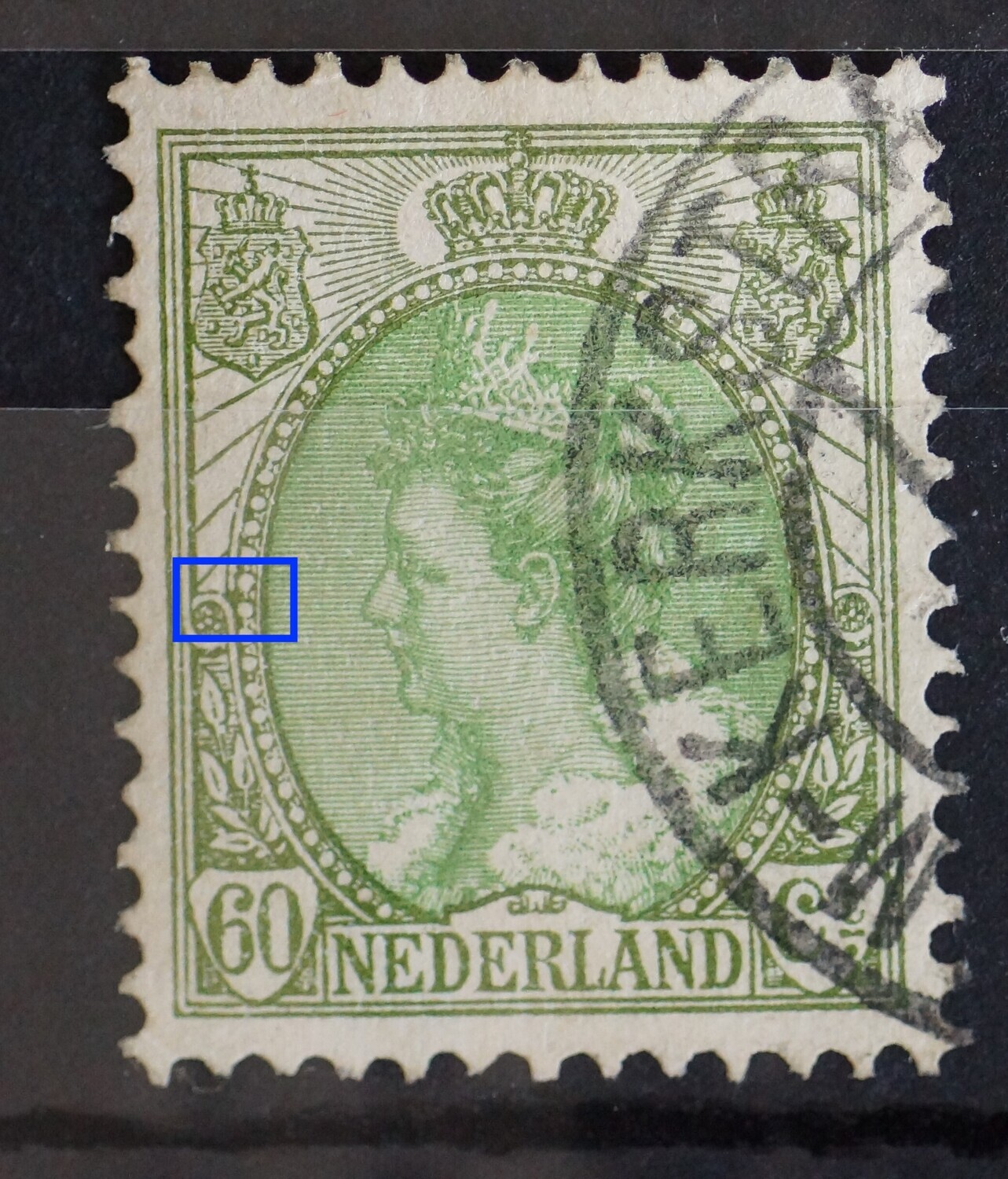 NVPH 76 - groene vlek in rand medaillon boven linker rozet