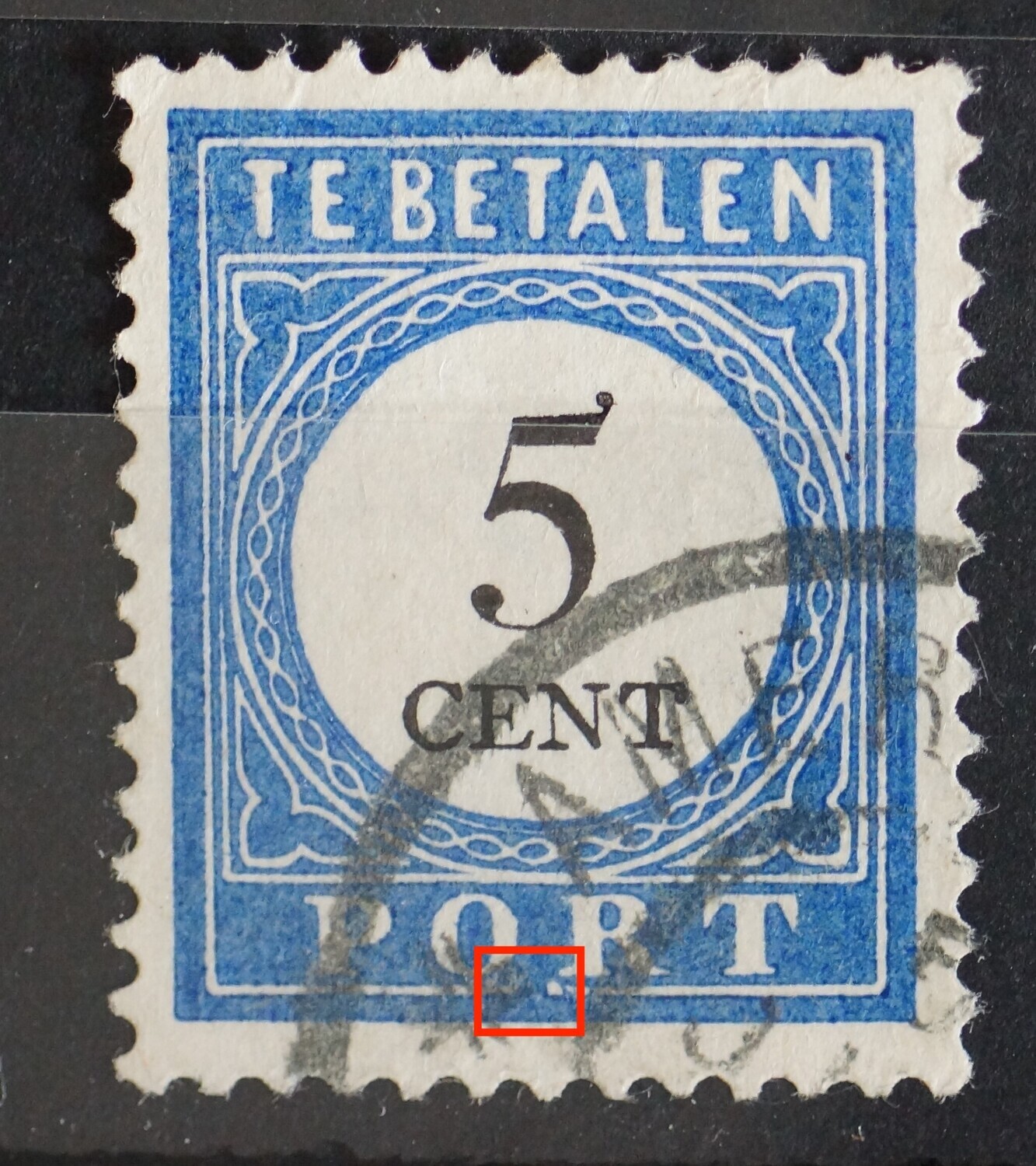 NVPH P 19 - breuk/blauwe vlek onder in rand medaillon