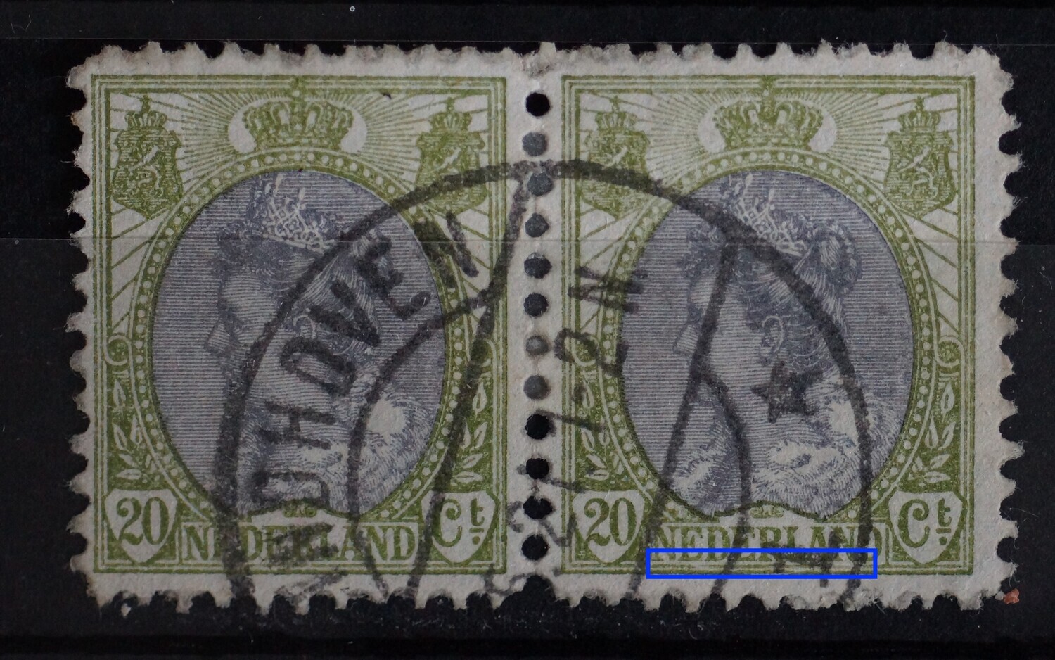 NVPH 69 (paar) - druktoeval witte kras onder (rechter zegel)