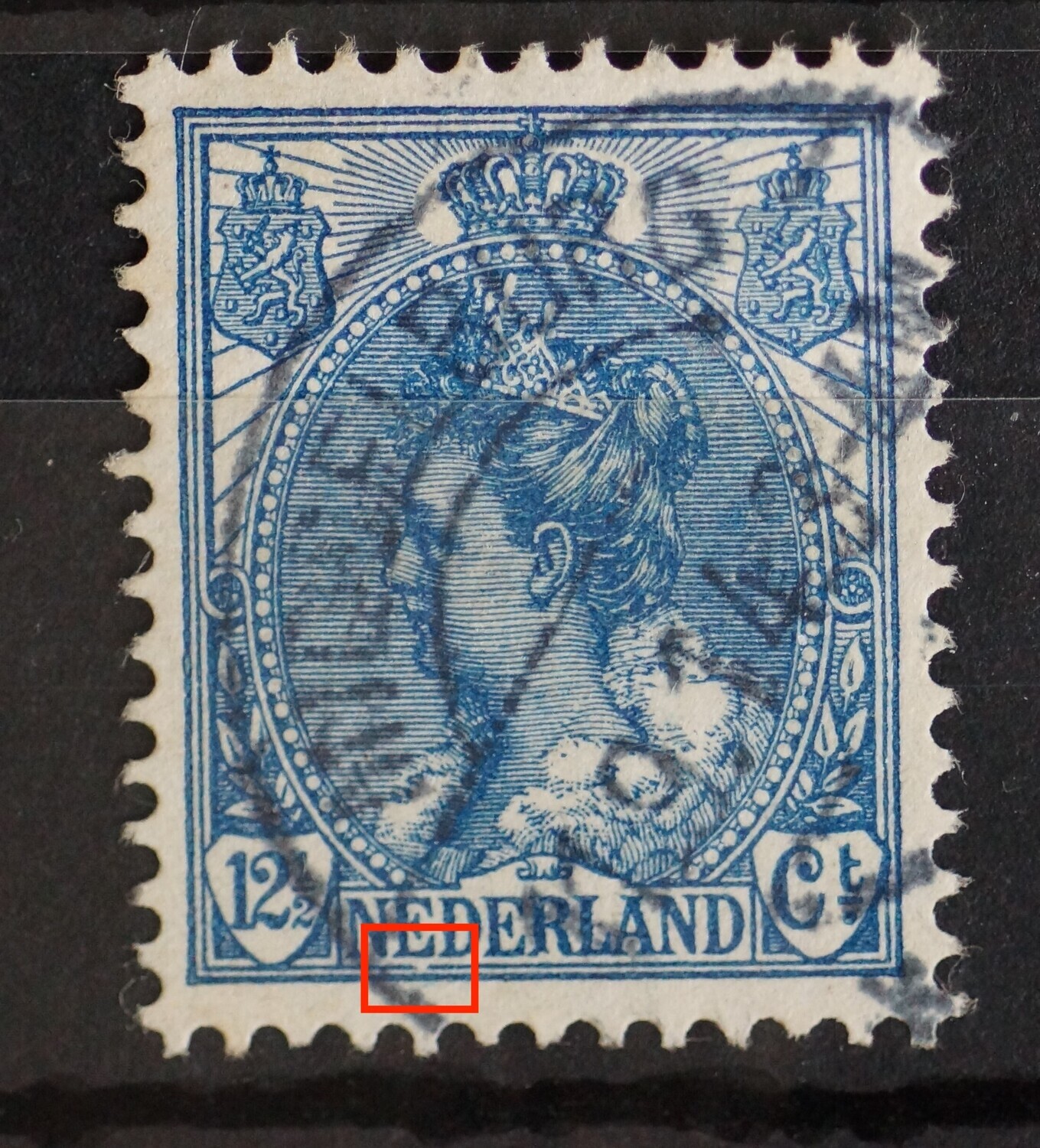 NVPH 63 - breuk in kaderlijn onder de eerste E van NEDERLAND