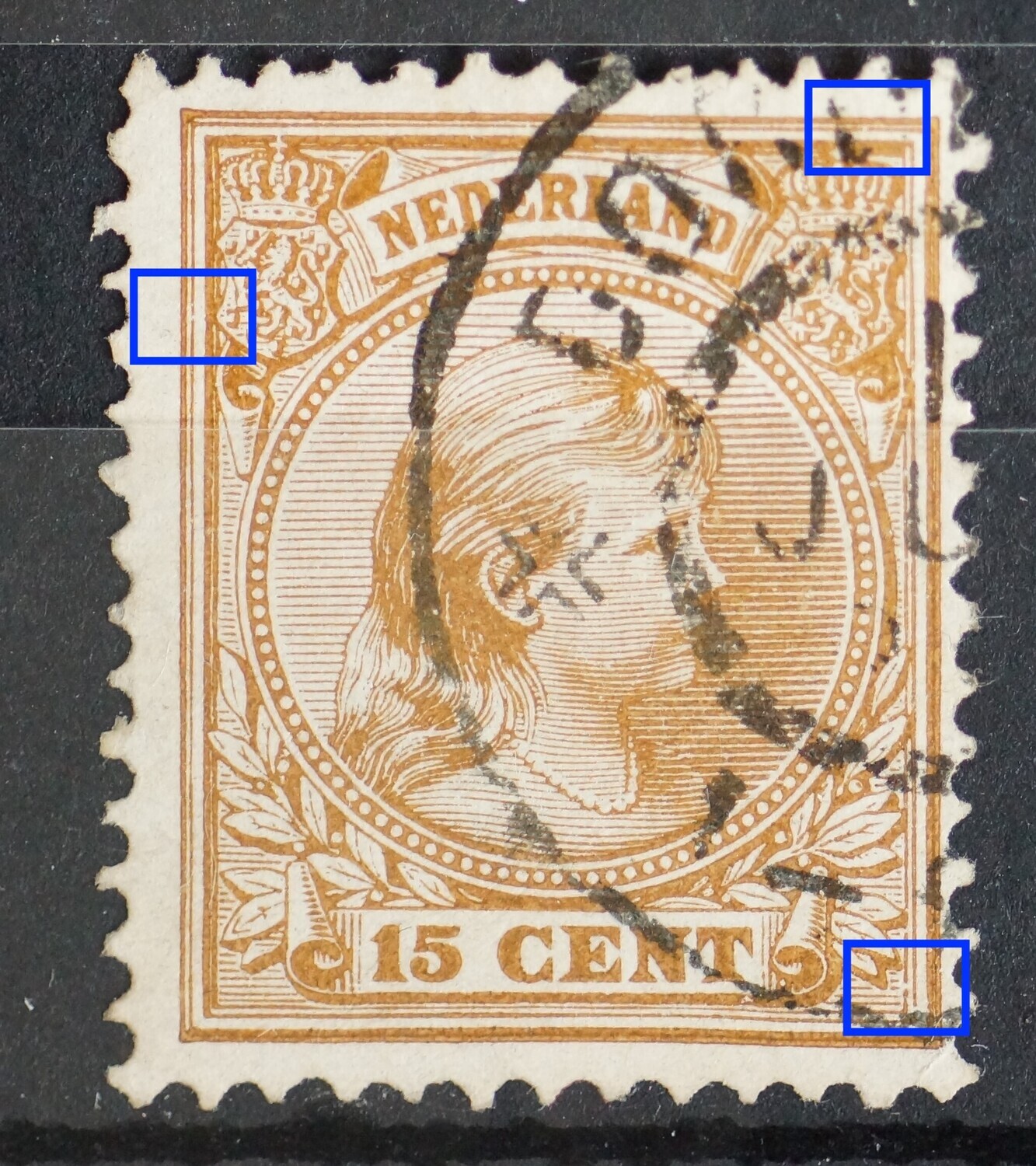 NVPH 39 - breuk in kaderlijn naast linker wapenschild NVPH 39 - breuk in kaderlijn naast linker wapenschild