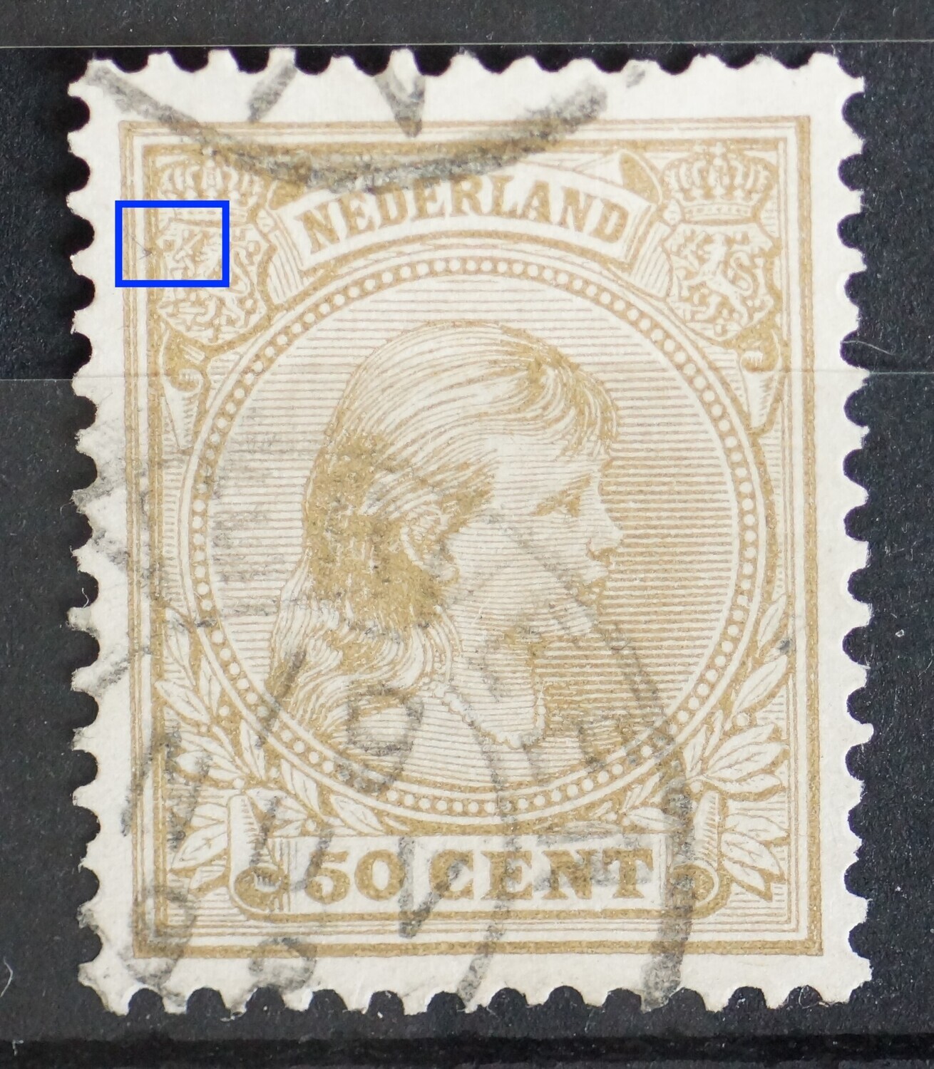 NVPH 43 - okerkleurige vlek in (dichtgelopen) blokje in linker wapenschild