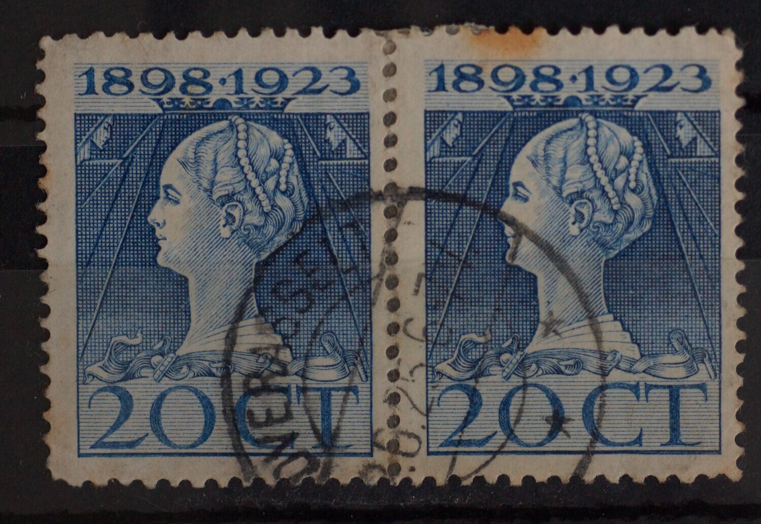 Overasselt op NVPH 125 (paar(