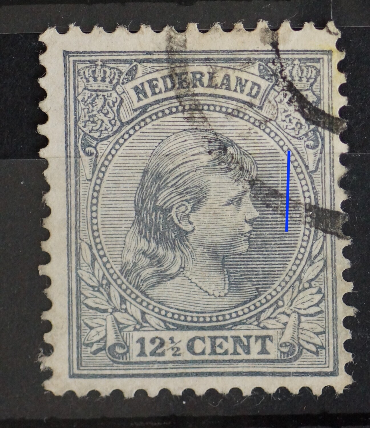 NVPH 38 - verticale witte kras voor het gezicht
