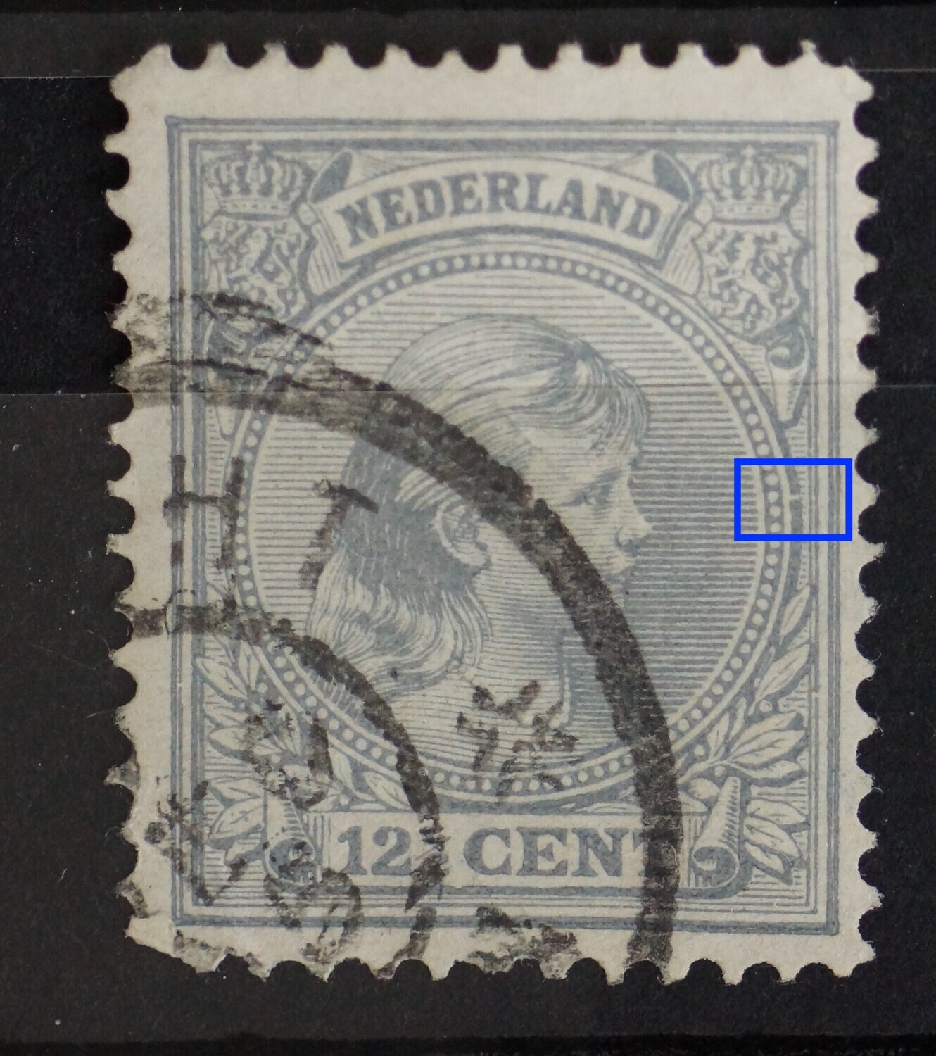 NVPH 38 - breuk in rand medaillon rechts