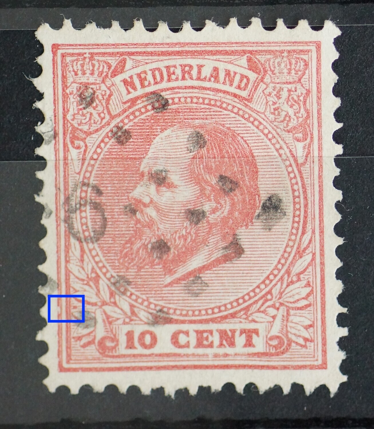 NVPH 21 - rode vlek en breuk in kaderlijn links NVPH 21 - rode vlek en breuk in kaderlijn links