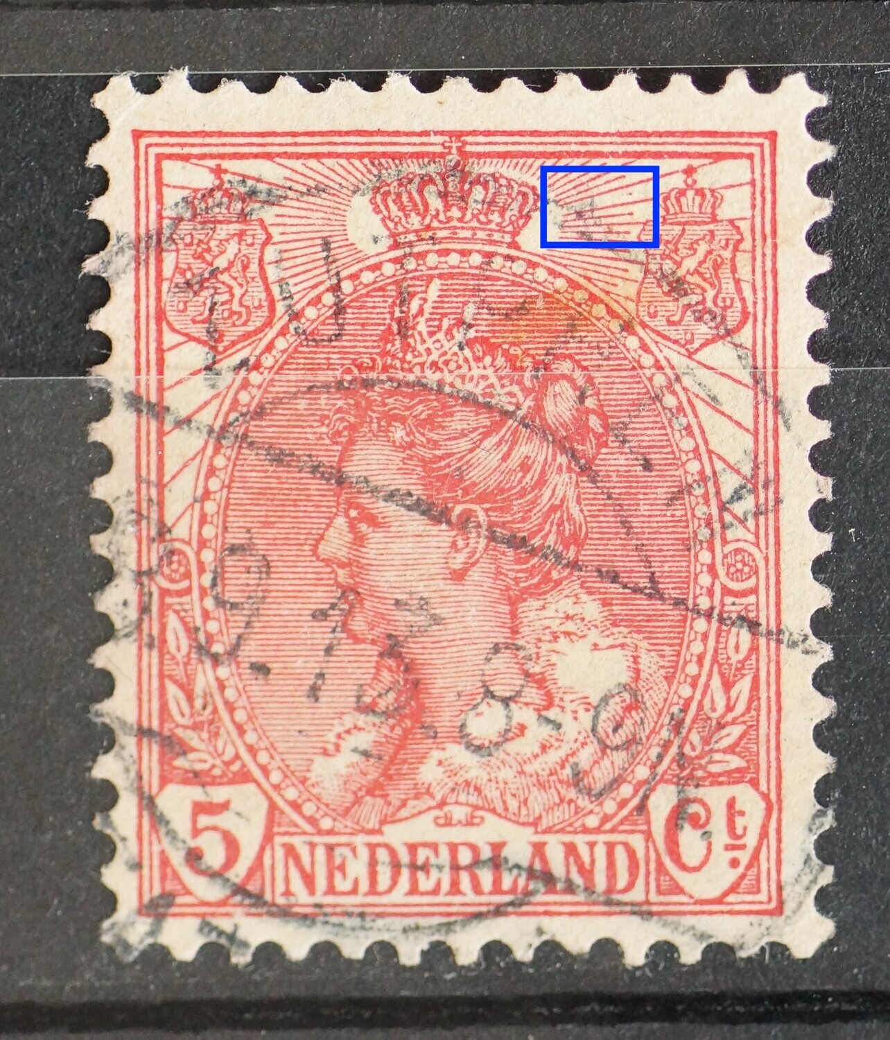 NVPH 60 - grotendeels ontbrekende straal rechts van kroon