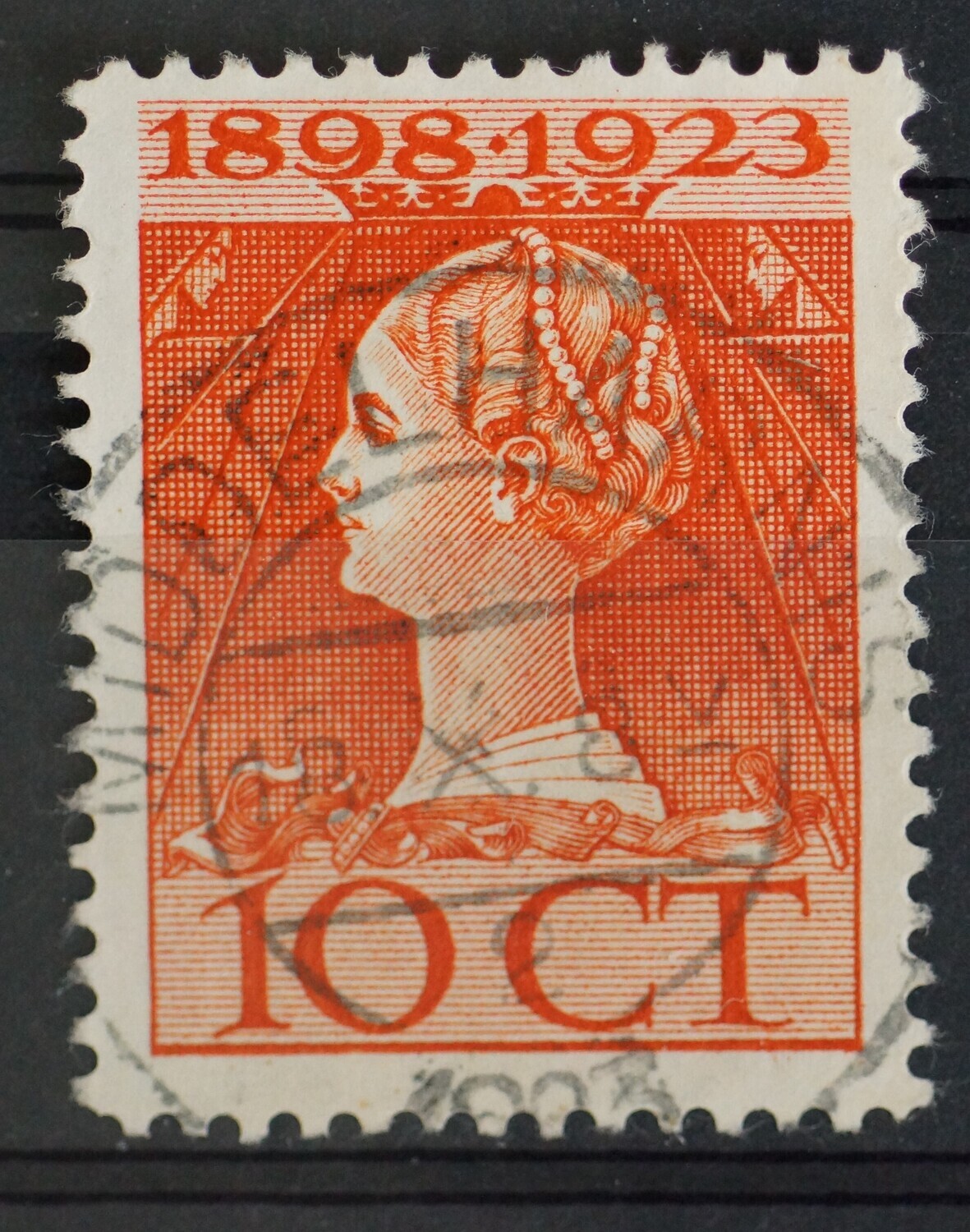 Middelharnis 2 op NVPH 124