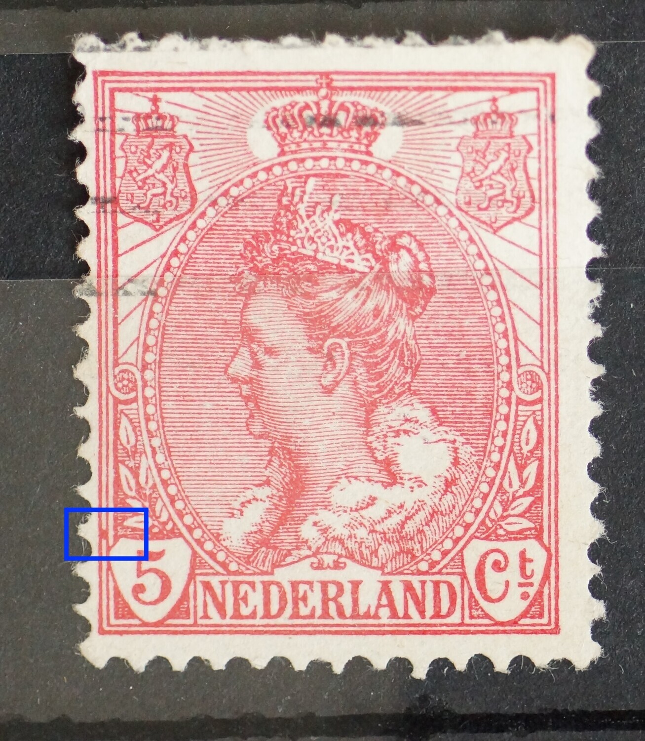NVPH 60 - rode vlek tussen kaderlijnen links