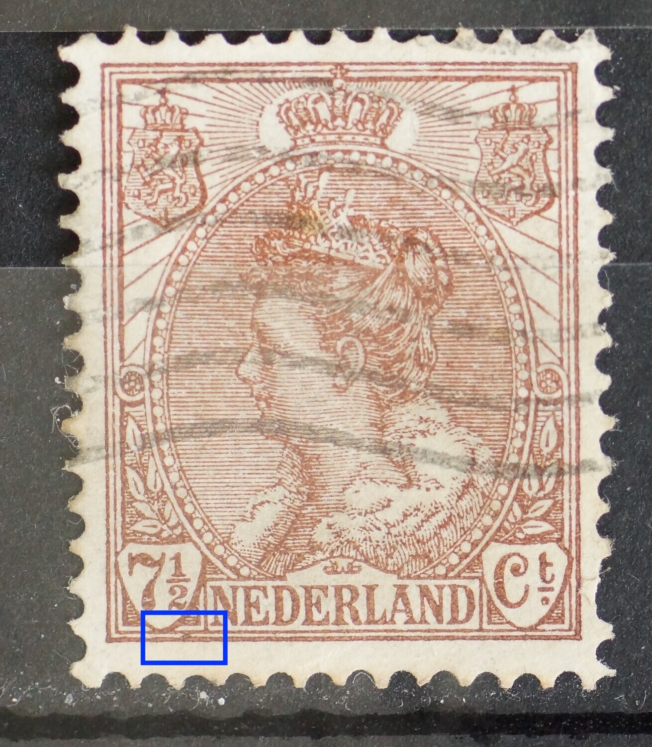 NVPH 61 - bruine vlek onder 7 1/2