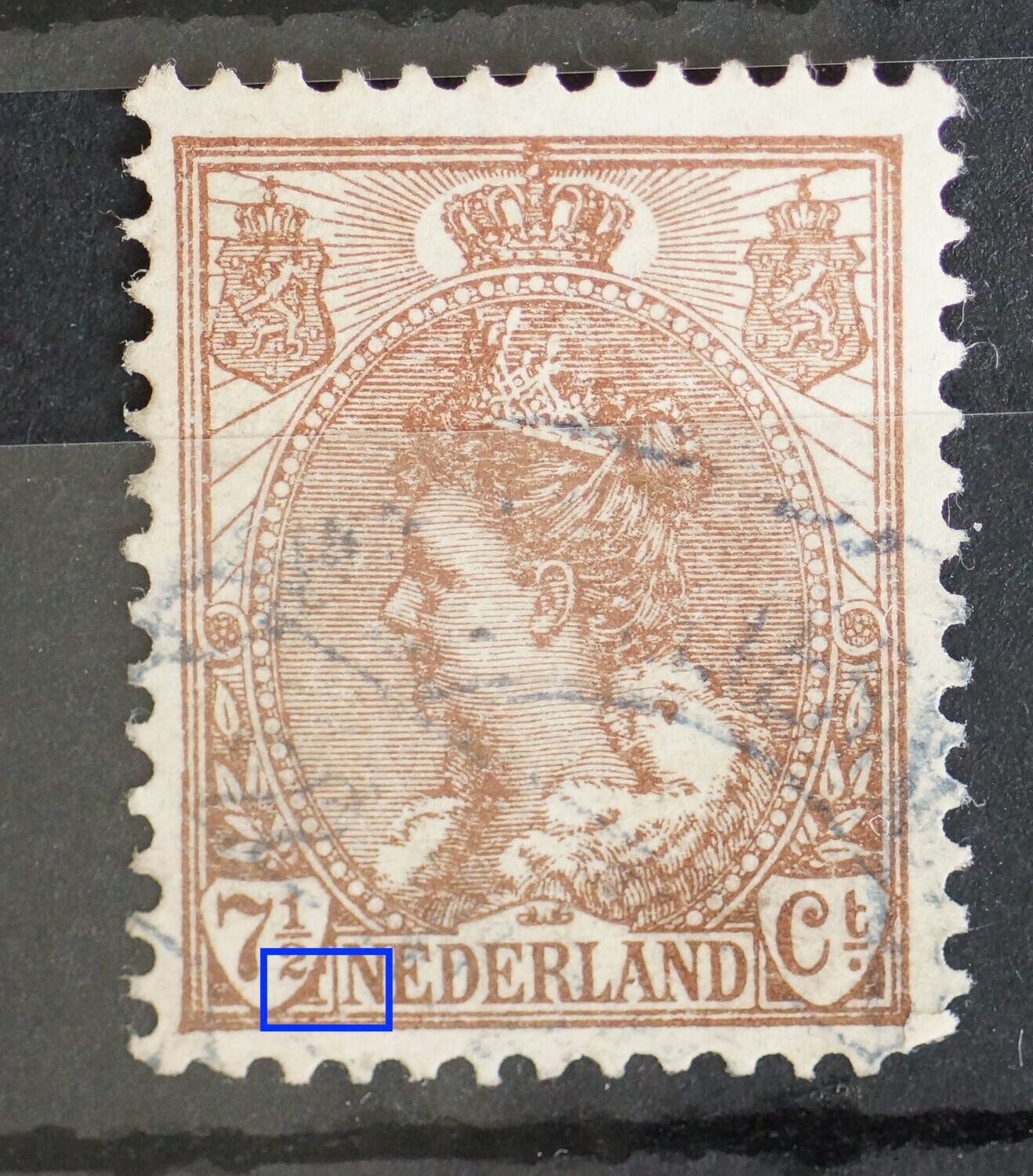 NVPH 61 - beschadiging / witte vlek rechts van 7 1/2