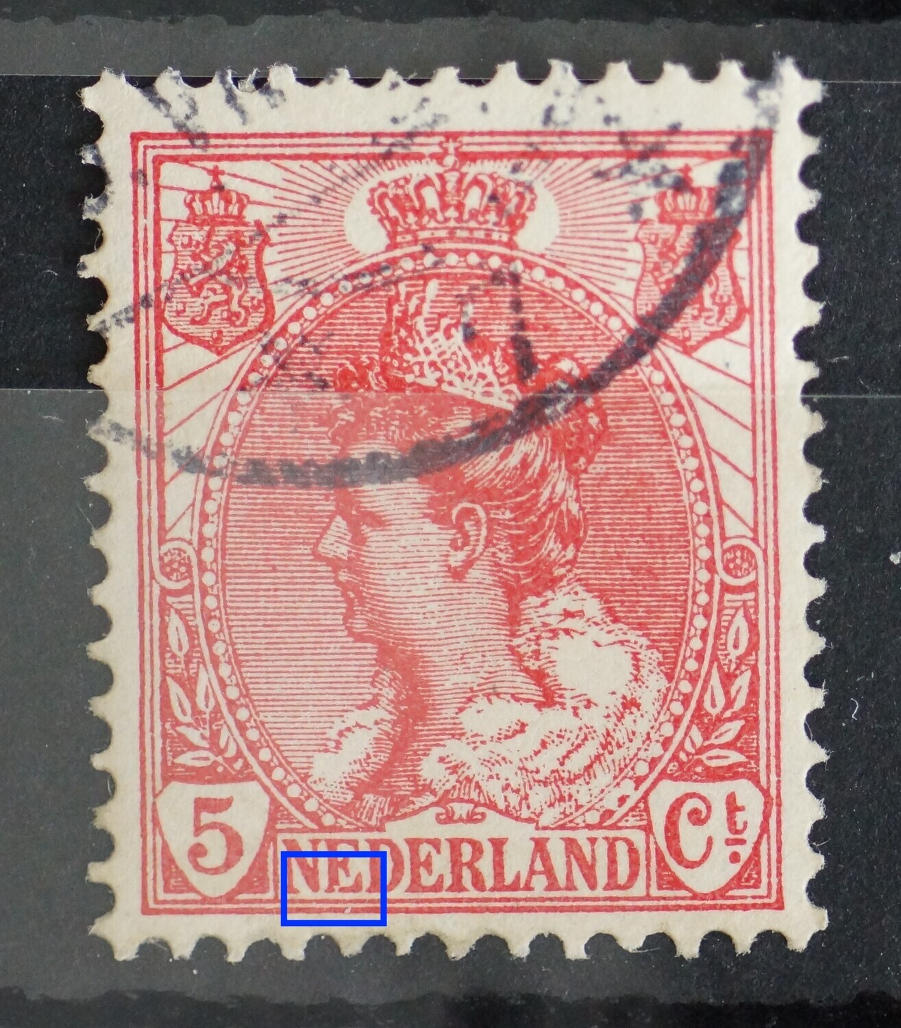 NVPH 60 - witte vlek/breuk in de voet van de eerste E van NEDERLAND