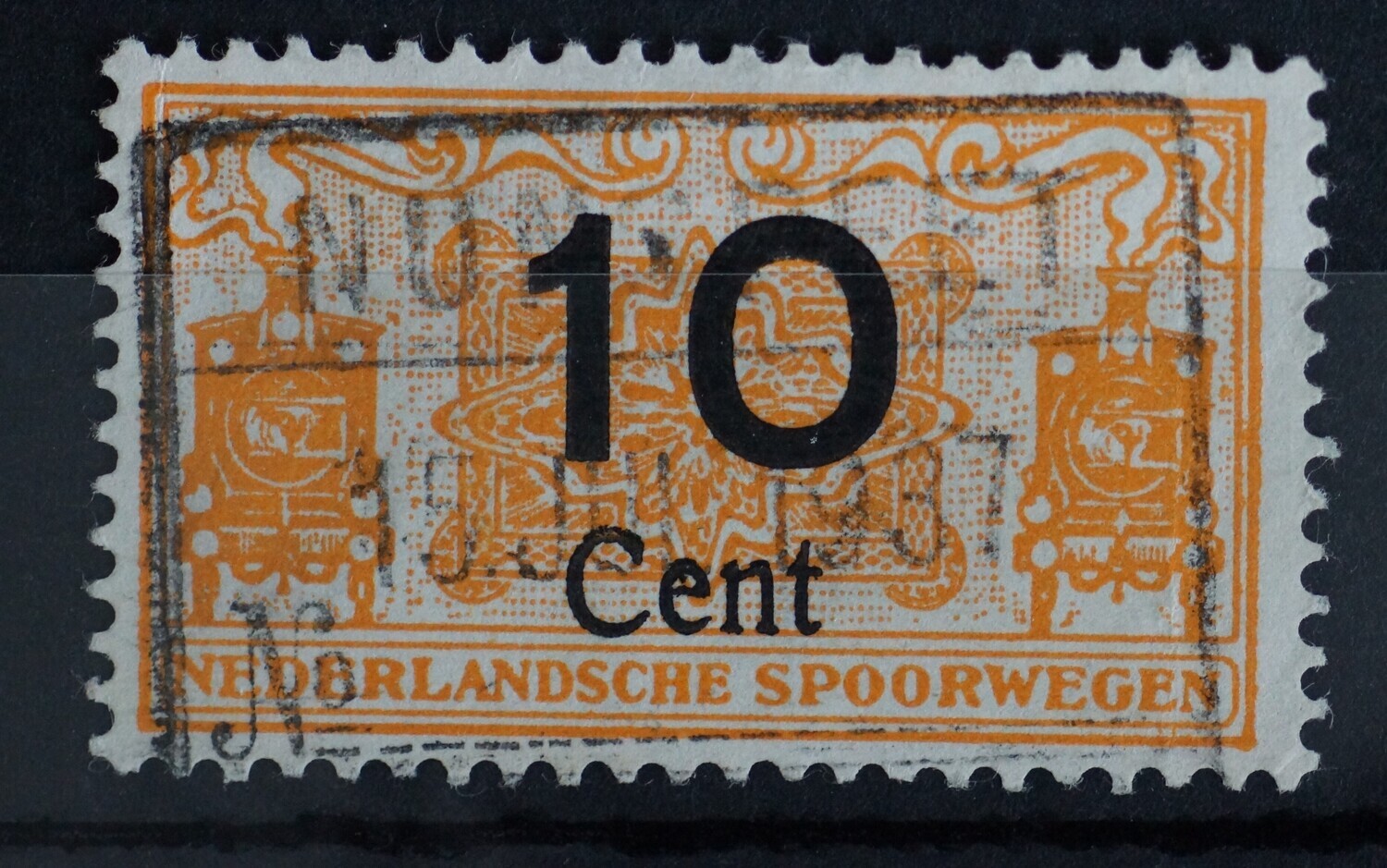 Spoorwegstempel Nunspeet op spoorwegzegel 10 cent.