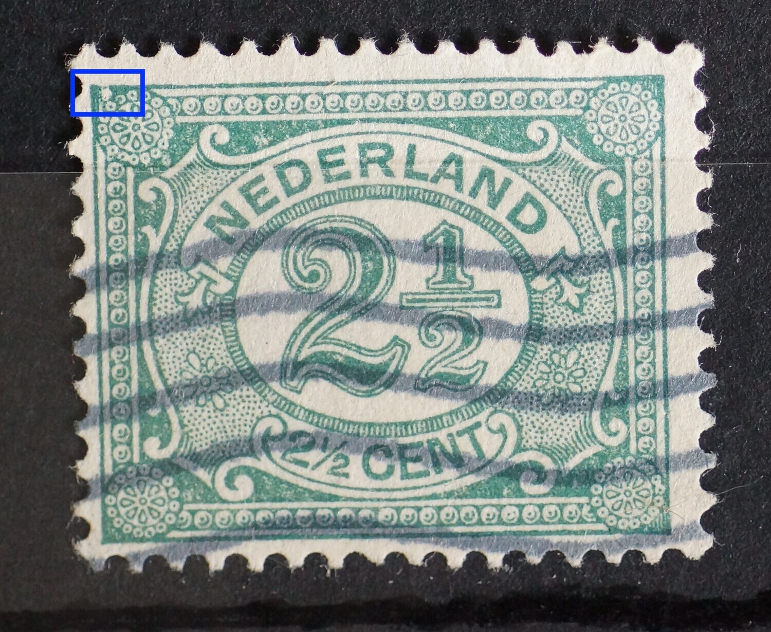 NVPH 55 - witte vlek bij rozet linksboven