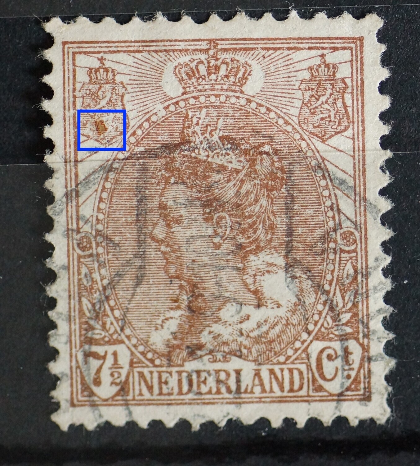 NVPH 61 - grote bruine vlek in linker wapenschild NVPH 61 - grote bruine vlek in linker wapenschild