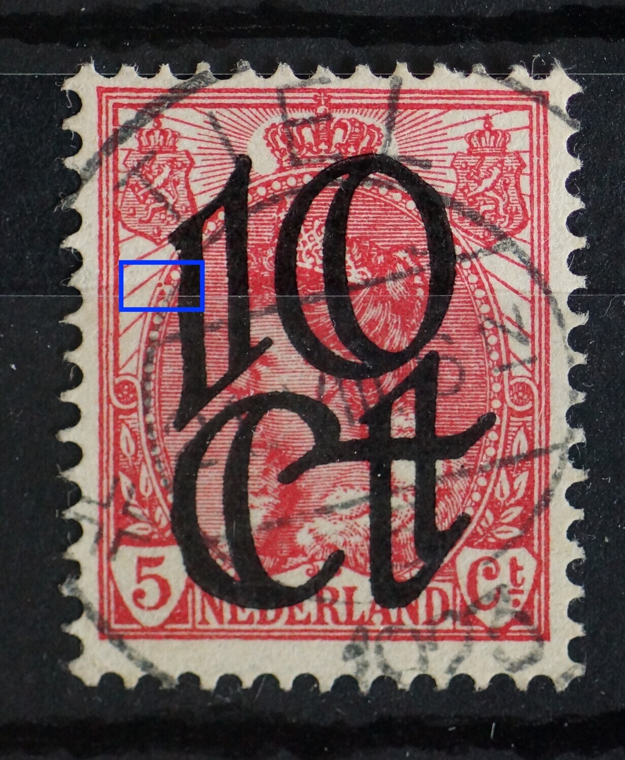 NVPH 117 - rode punt in rand medaillon links NVPH 117 - rode punt in rand medaillon links