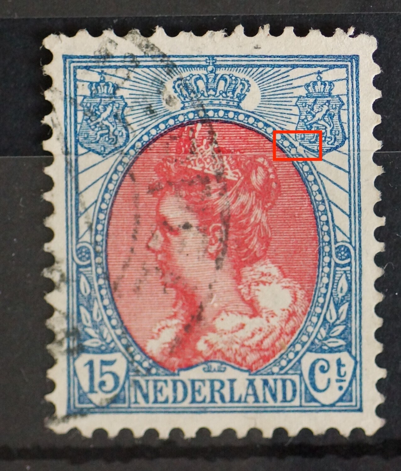 NVPH 65 - witte vlek en breuk in rand medaillon bij rechter wapenschild NVPH 65 - witte vlek en breuk in rand medaillon bij rechter wapenschild